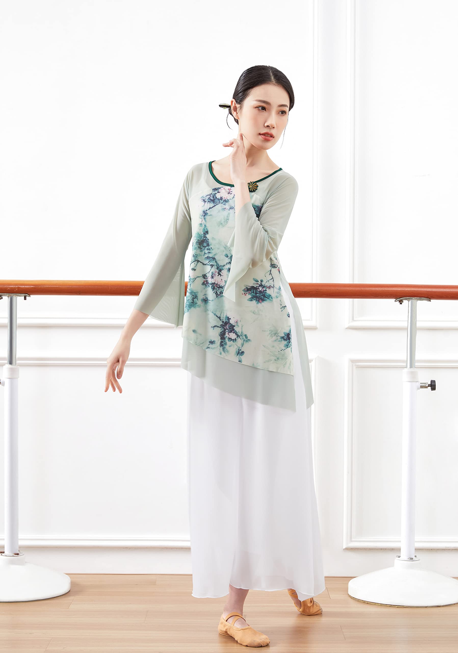 Angcoco Women's Traditional Chinese Long Sleeve Stretch Chiffon Dance Top for Performance, Stage Show, and Cultural Events