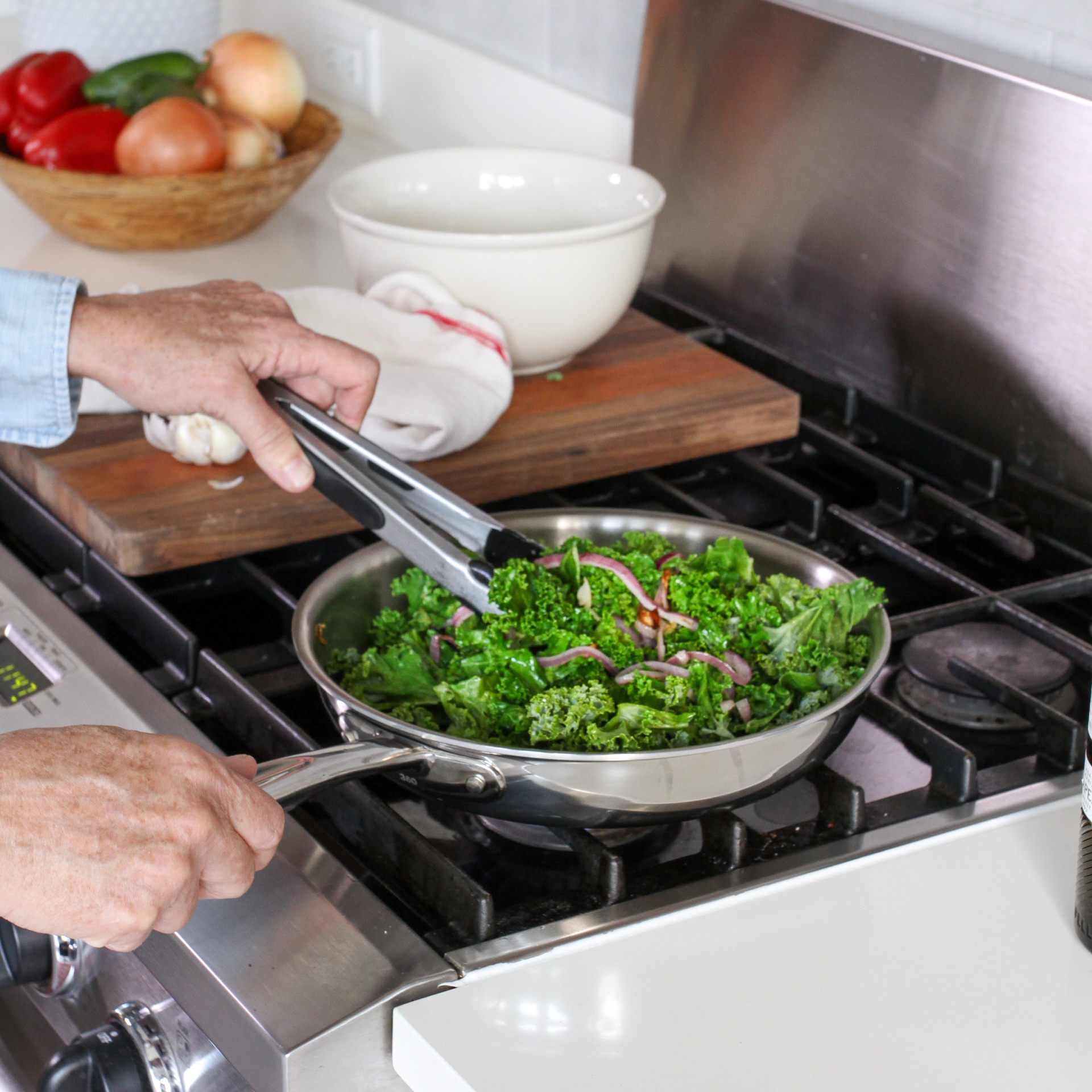 Premium 10 Inch Stainless Steel Fry Pan - Nonstick Skillet for Cooking, Frying & Searing - Perfect for Gas, Electric & Induction Stovetops - Ideal for Home Kitchen & Restaurant Use