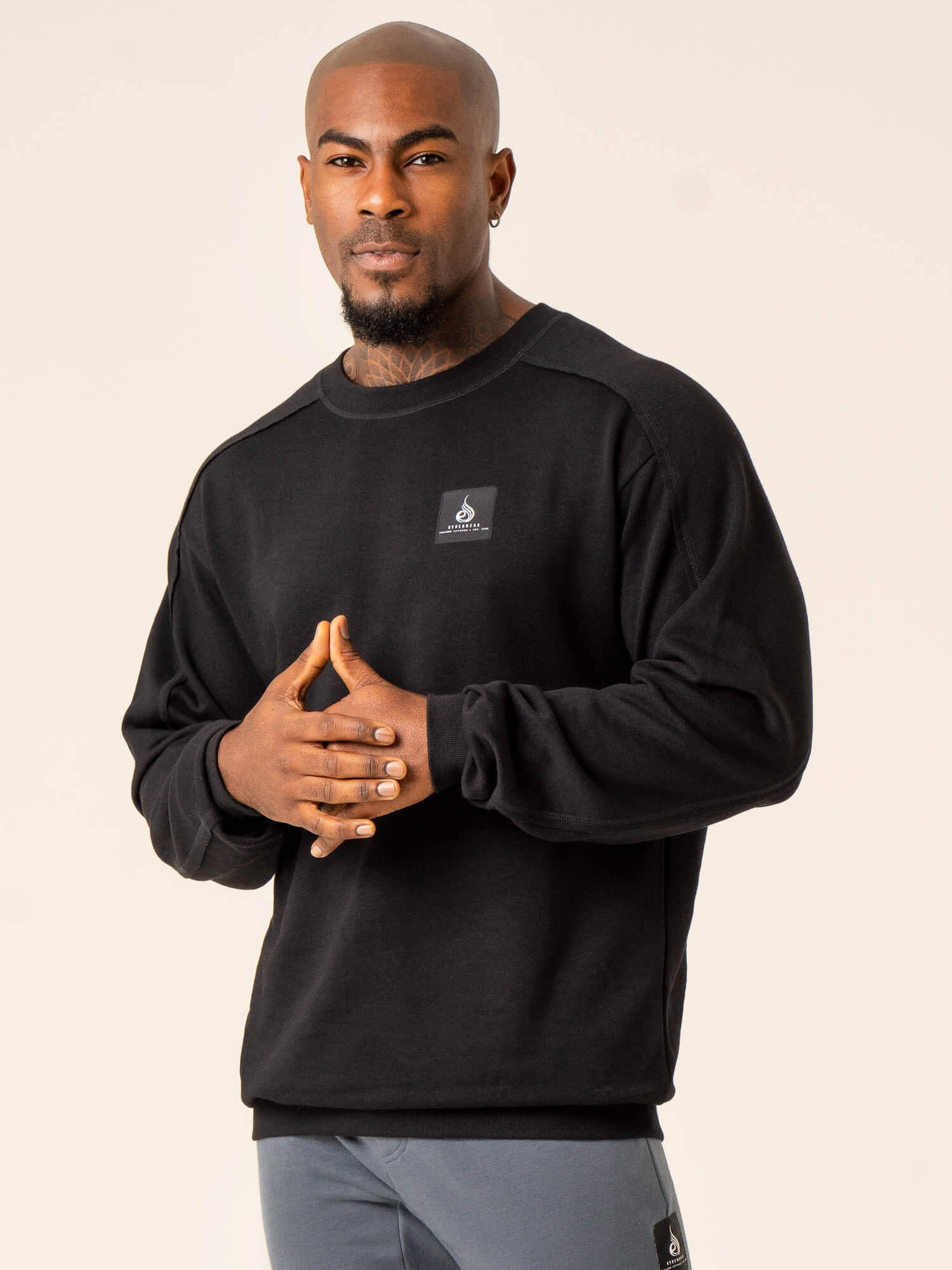 Dynamic Pullover Jumper - Black | Stylish & Comfortable Sweater for Men & Women | Perfect for Casual Wear, Outdoor Activities & Layering