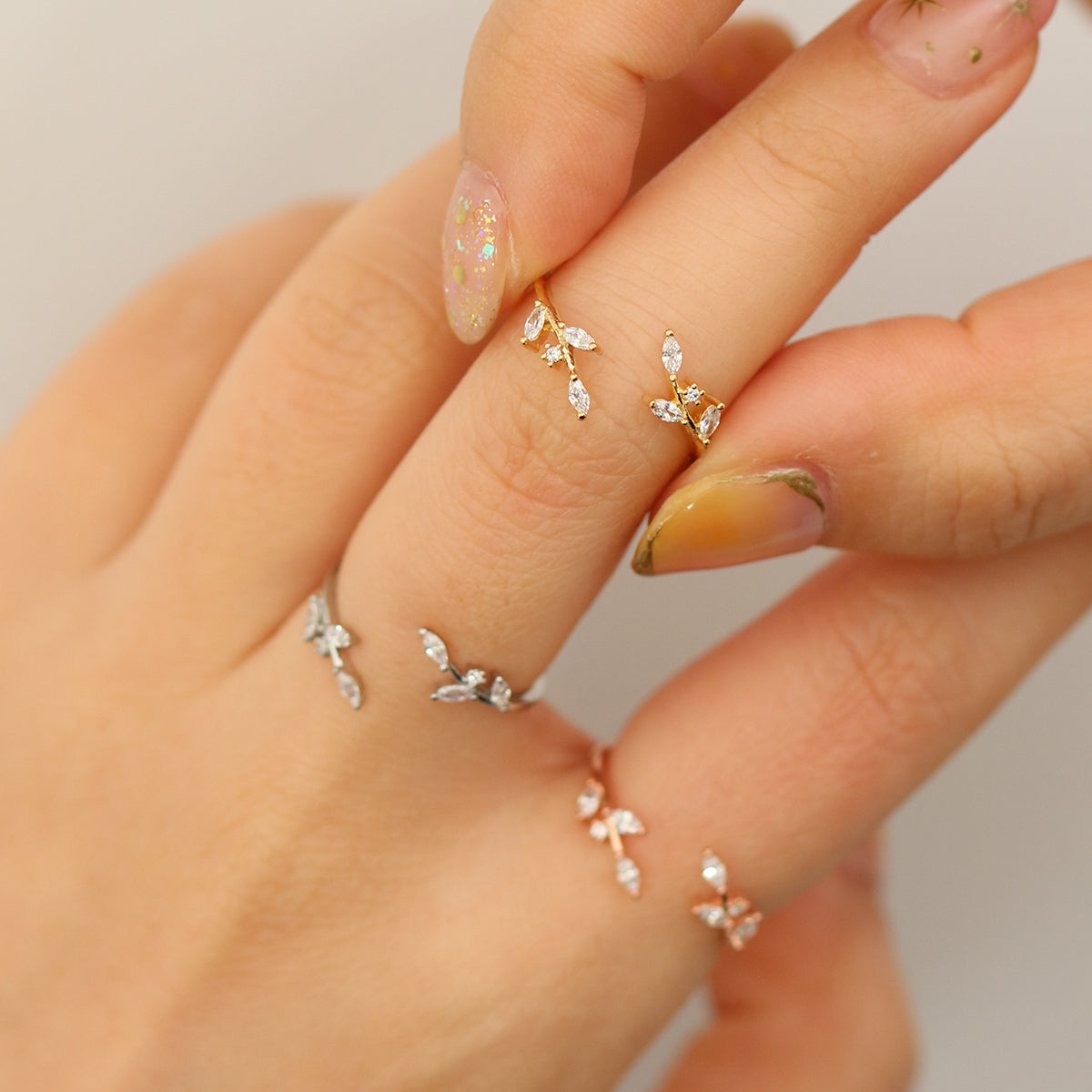 White Topaz Laurel Leaves Ring – Elegant Sterling Silver Jewelry for Women, Perfect for Weddings, Anniversaries & Special Occasions