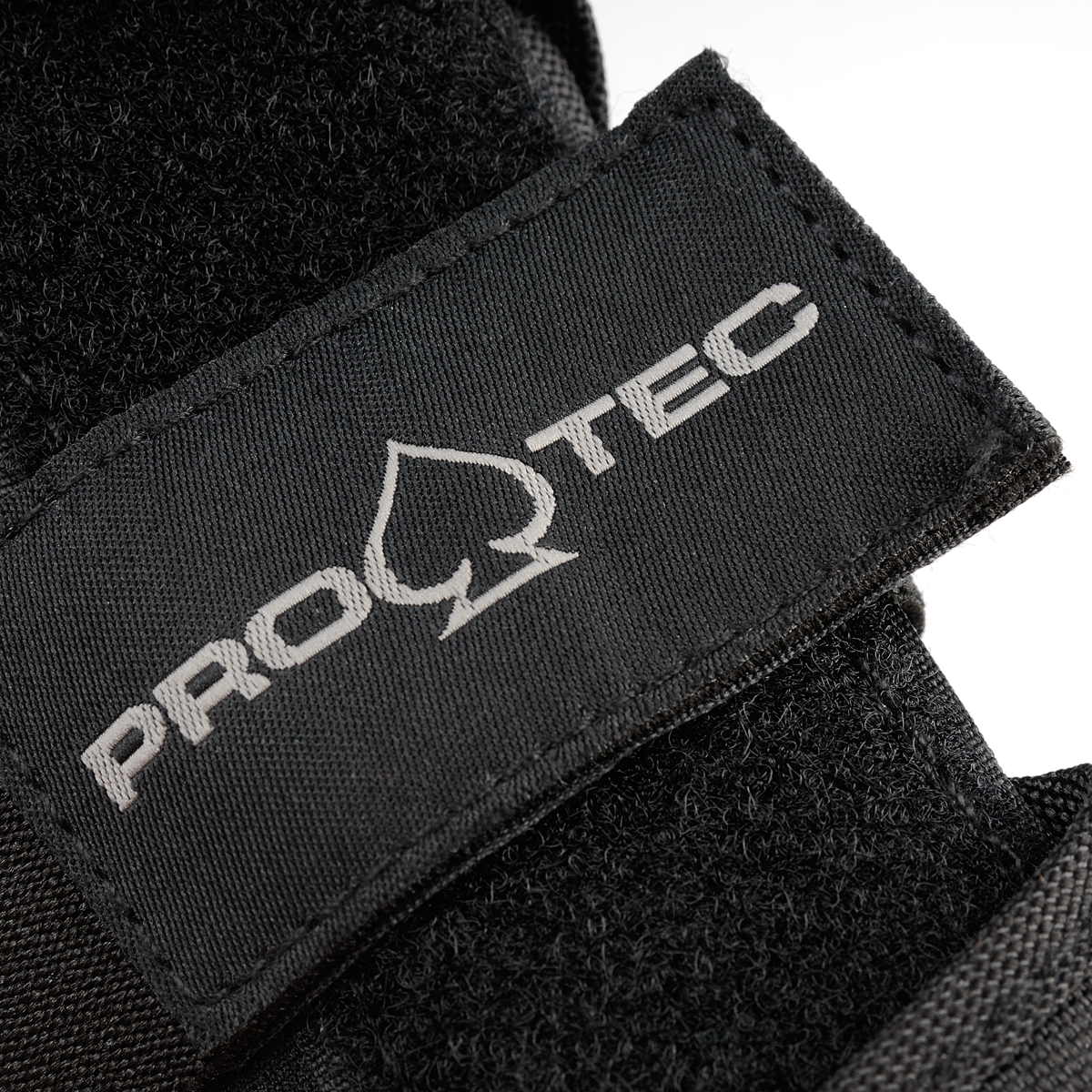 Protec Wrist Guards for Skateboarding - Protective Gear for Wrist Support & Injury Prevention - Ideal for Skateboarders, Roller Skaters & Extreme Sports Enthusiasts