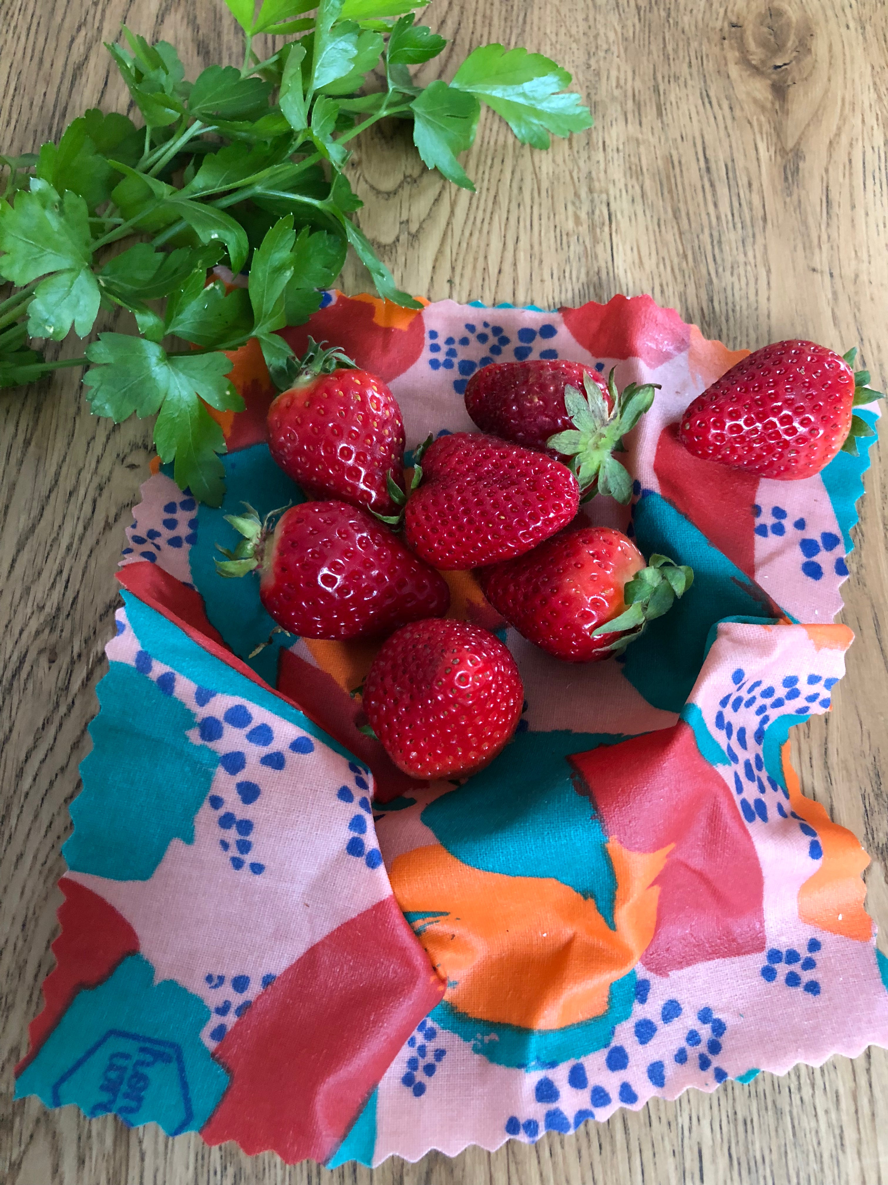 Organic Beeswax Food Wraps - Reusable Eco-Friendly Medium Honeywrap for Fresh Food Storage, Perfect for Sandwiches, Cheese & Leftovers