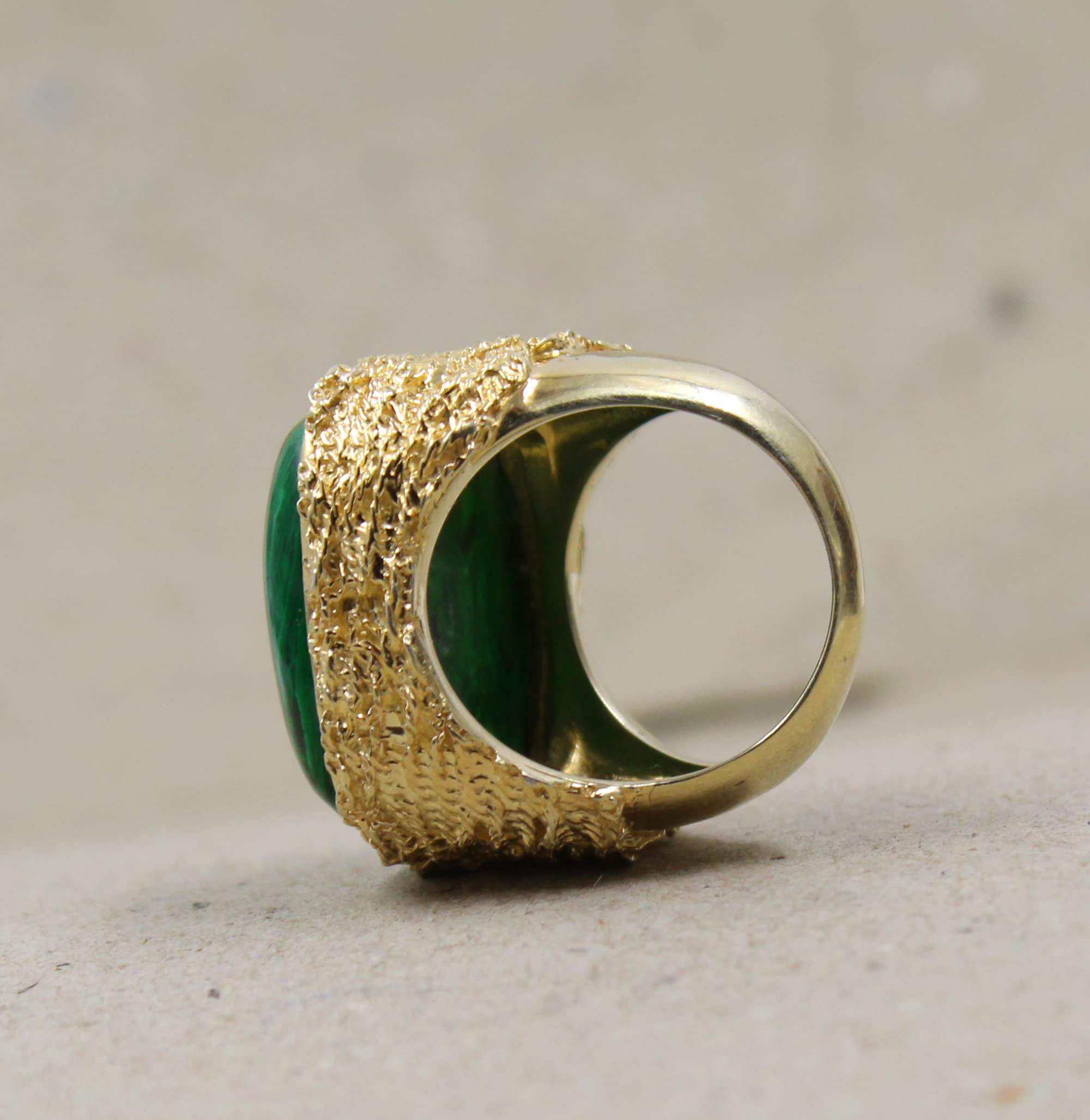 Malachite Ring for Men & Women - Unisex Green Malachite Textured Cocktail Ring in 925 Sterling Silver (Rose Gold Plated, Size 9) - Perfect Anniversary Gift for Him or Her, Ideal for Weddings, Parties & Special Occasions