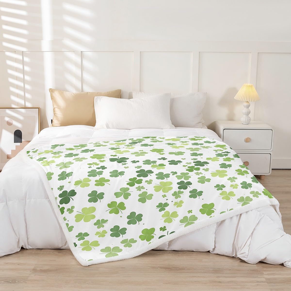 Soft Shamrocks Fleece Throw Blanket - 30x40 Inch Clover Leaves Sherpa Blanket for Kids & Adults | Cozy Plush Blanket for St. Patrick's Day, Ireland Holiday Decor | Perfect for Sofa, Bed, Couch & Baby Nursery - Warm & Fuzzy Winter Blanket for Home Decor & Gifts