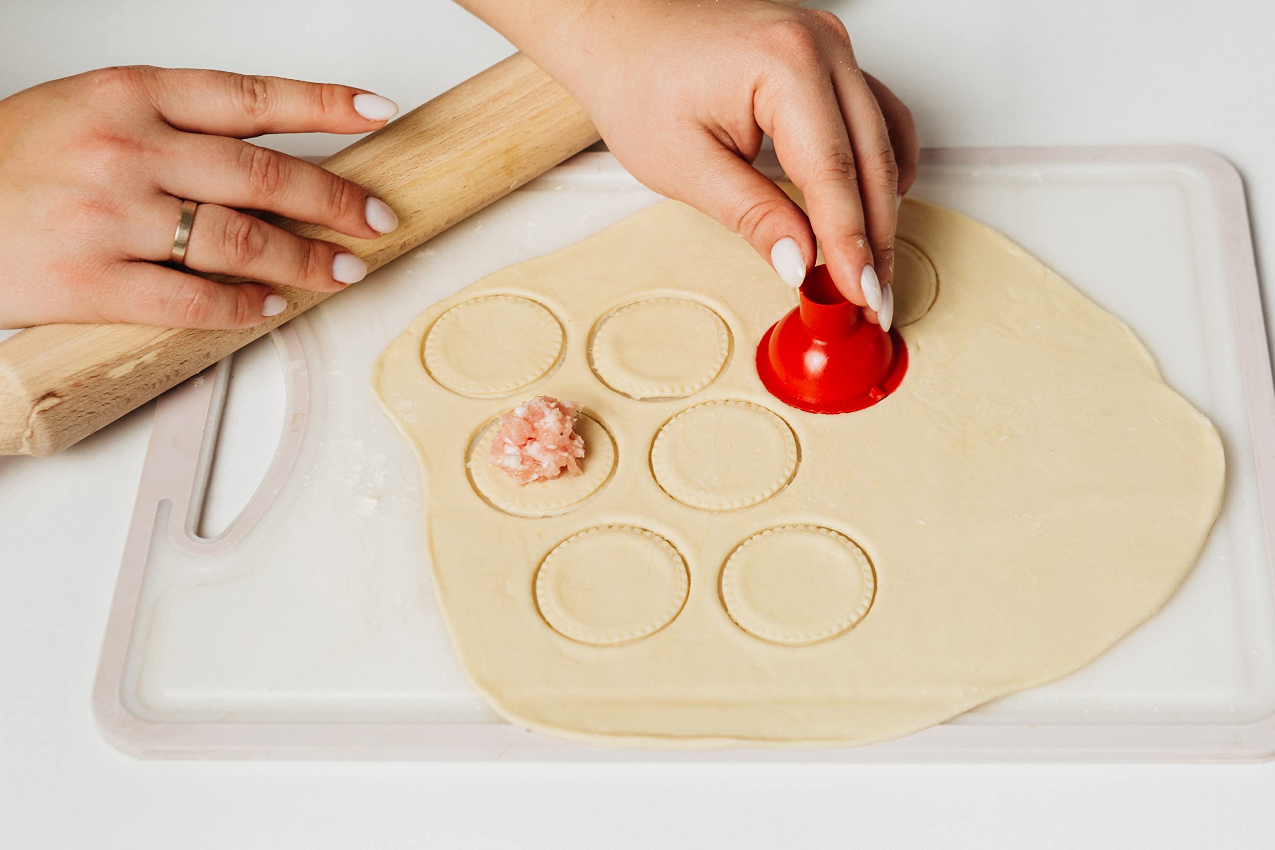 Universal Dumpling Maker Mold Set for Pelmeni, Pierogi, Ravioli & Vareniki - Dough Press & Cookie Cutter - Perfect for Homemade Dumplings, Pasta & Baking (Ideal for Family Cooking & Party Snacks)
