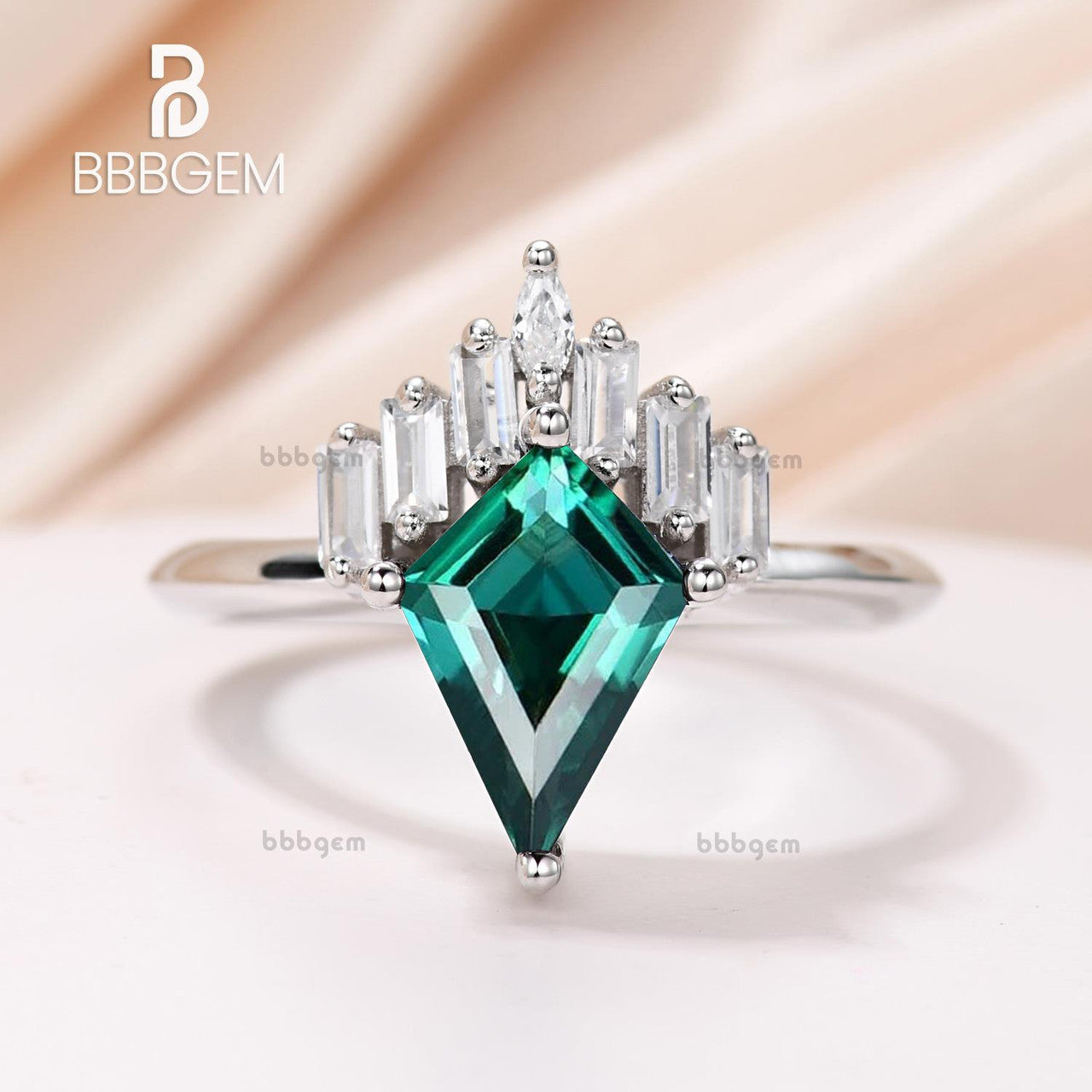 Vintage Emerald Wedding Ring in 14K White Gold - Green Lab Emerald Engagement Ring with Baguette Moissanite Accents - Perfect for Vintage-Inspired Weddings & Anniversary Gifts