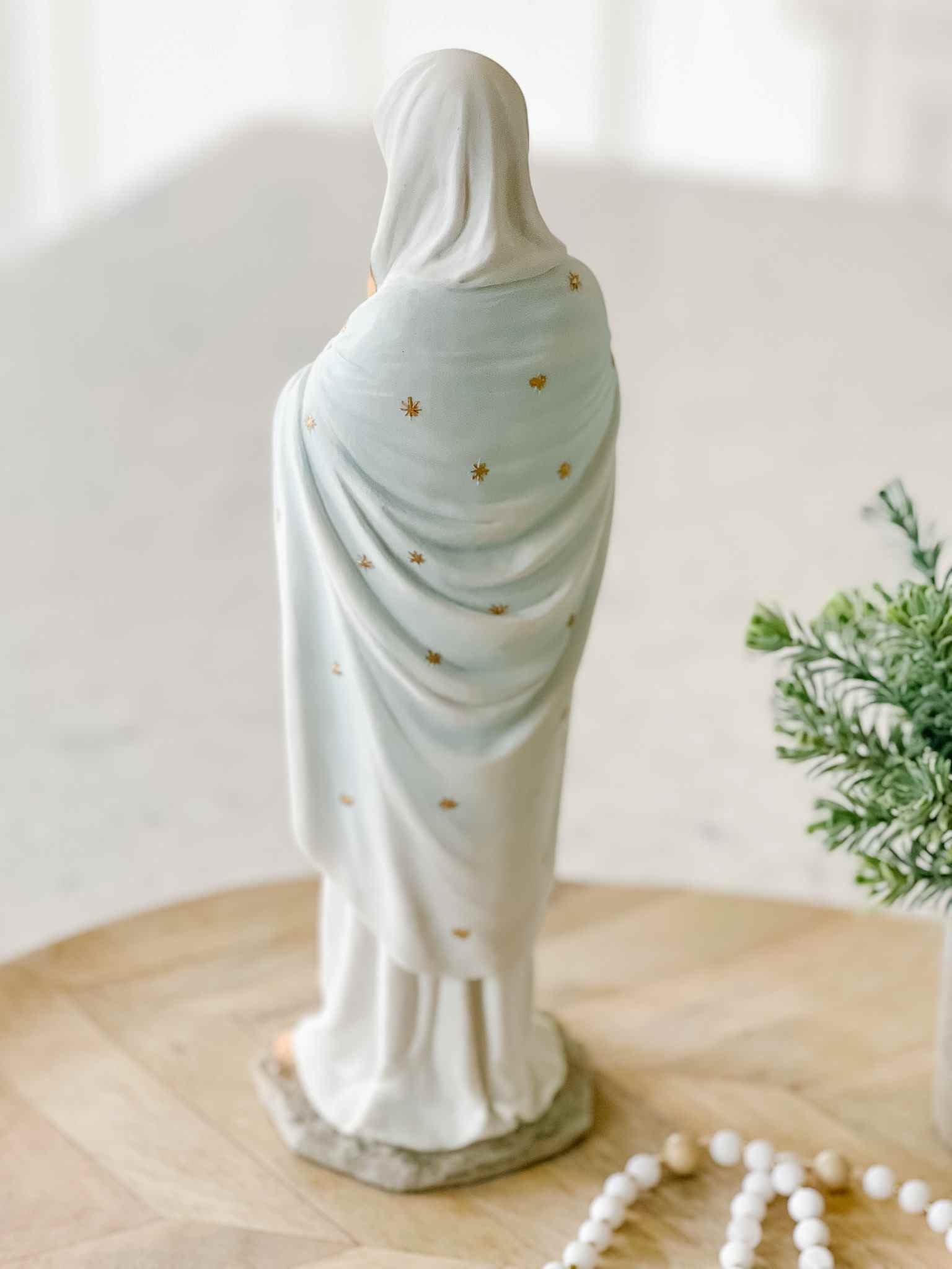 Queen of Heaven Statue - Beautiful Virgin Mary Figurine for Home Altar, Catholic Decor, and Religious Gift - Perfect for Prayer Spaces, Church Displays & Spiritual Devotion