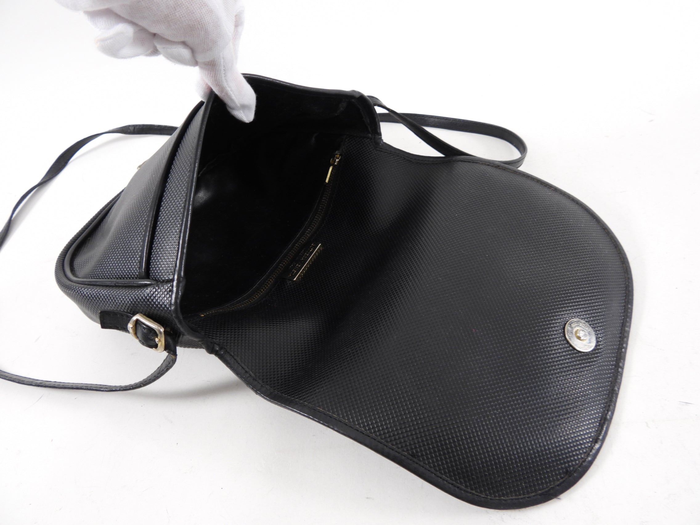 Vintage Bottega Veneta Black Leather Crossbody Bag 1980s - Perfect for Everyday Use & Night Out