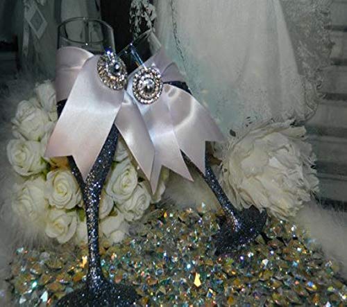 Elegant Wedding Champagne Flutes Set - 2 Crystal Champagne Glasses & 2 Silver Cake Knives (4-Piece) for Bridal Showers, Wedding Toasts & Anniversary Gifts - Perfect for Romantic Celebrations & Couples' Special Moments