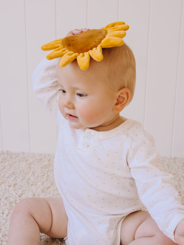 Tikiri Crinkle Scrunch Sensory Toy for Kids - Soft Sunflower Design for Autism, ADHD & Stress Relief - Perfect for Fidgeting, Anxiety Relief & Sensory Play at Home or School