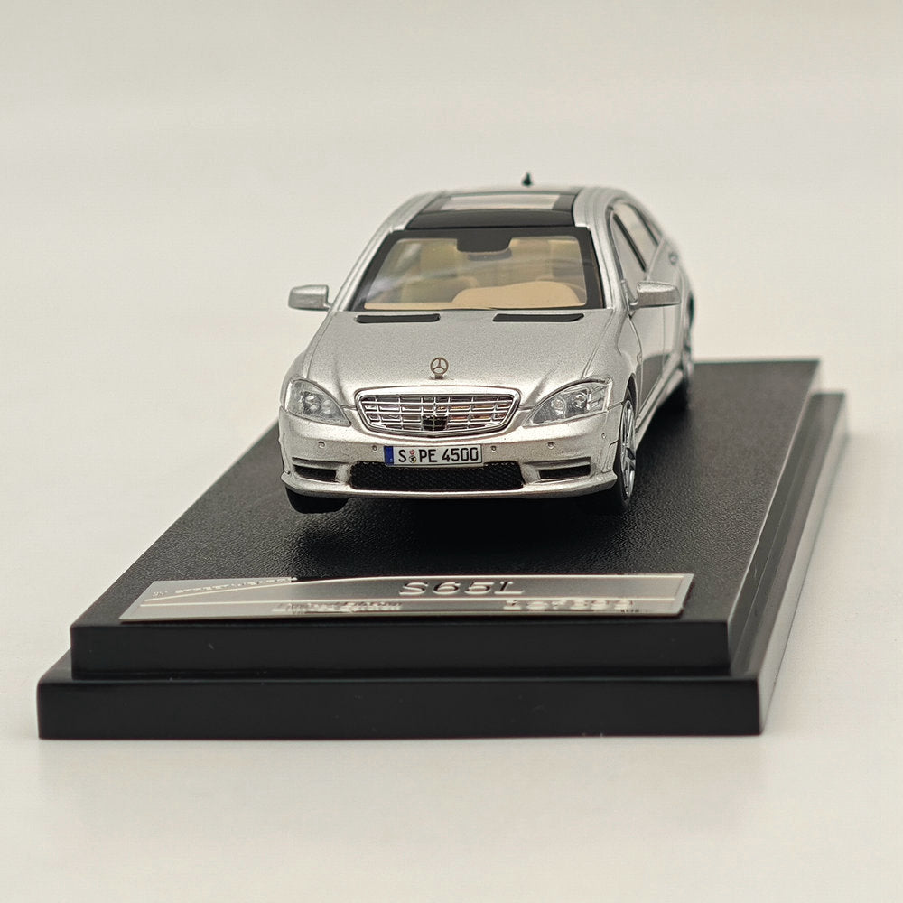 1/64 Scale Mercedes-Benz S65L V12 Silver Sedan Diecast Model Car - Collectible Sports Car Toy for Display, Gifts & Racing Scenes
