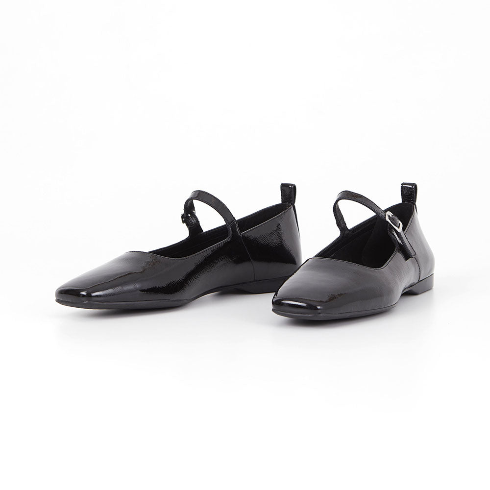 Delia Women's Comfortable Slip-On Shoes - Lightweight & Breathable for Walking, Travel & Everyday Wear