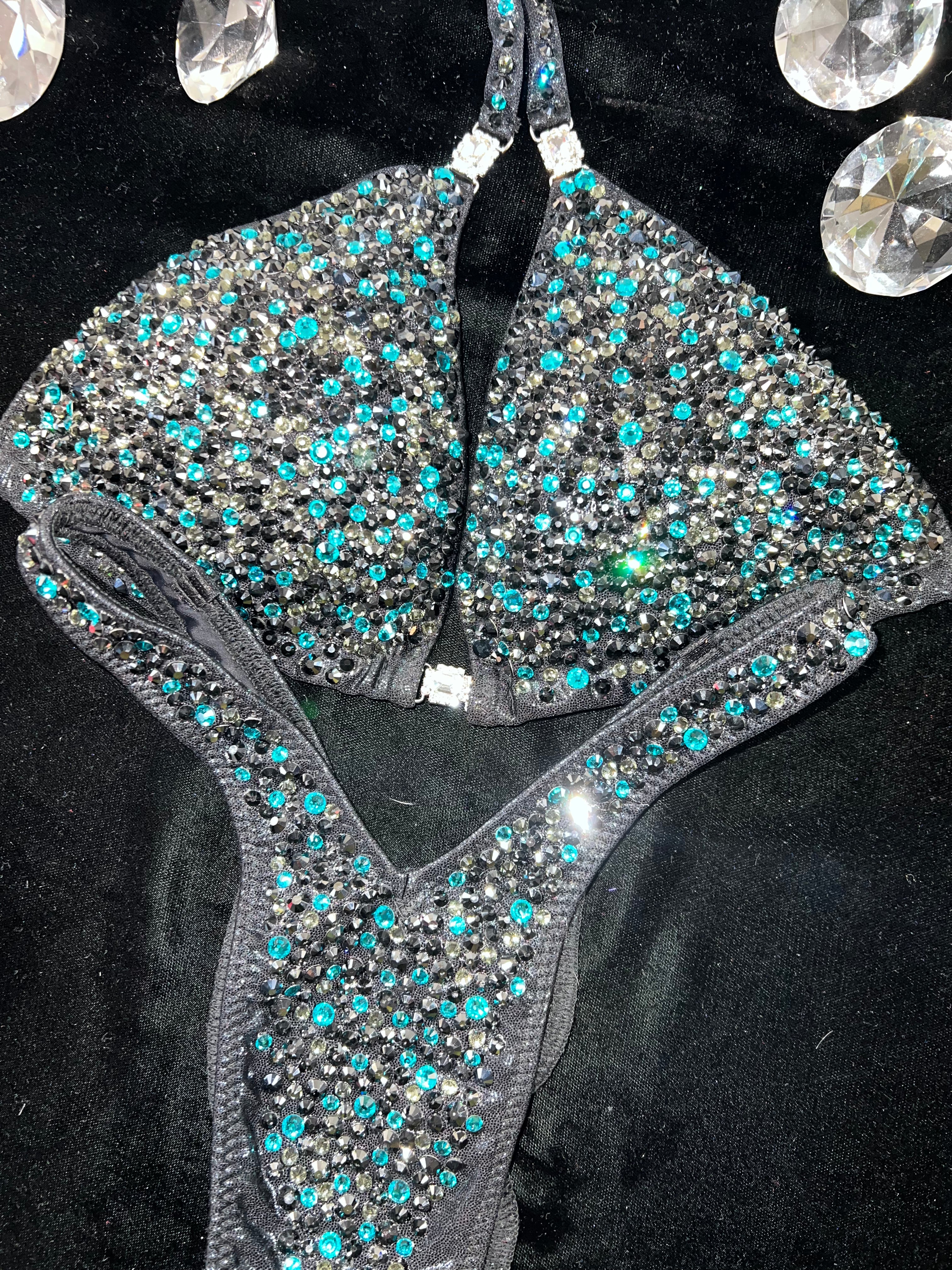 Black Diamond Turquoise Figurine - Handcrafted Home Decor for Living Room, Office & Gift Giving