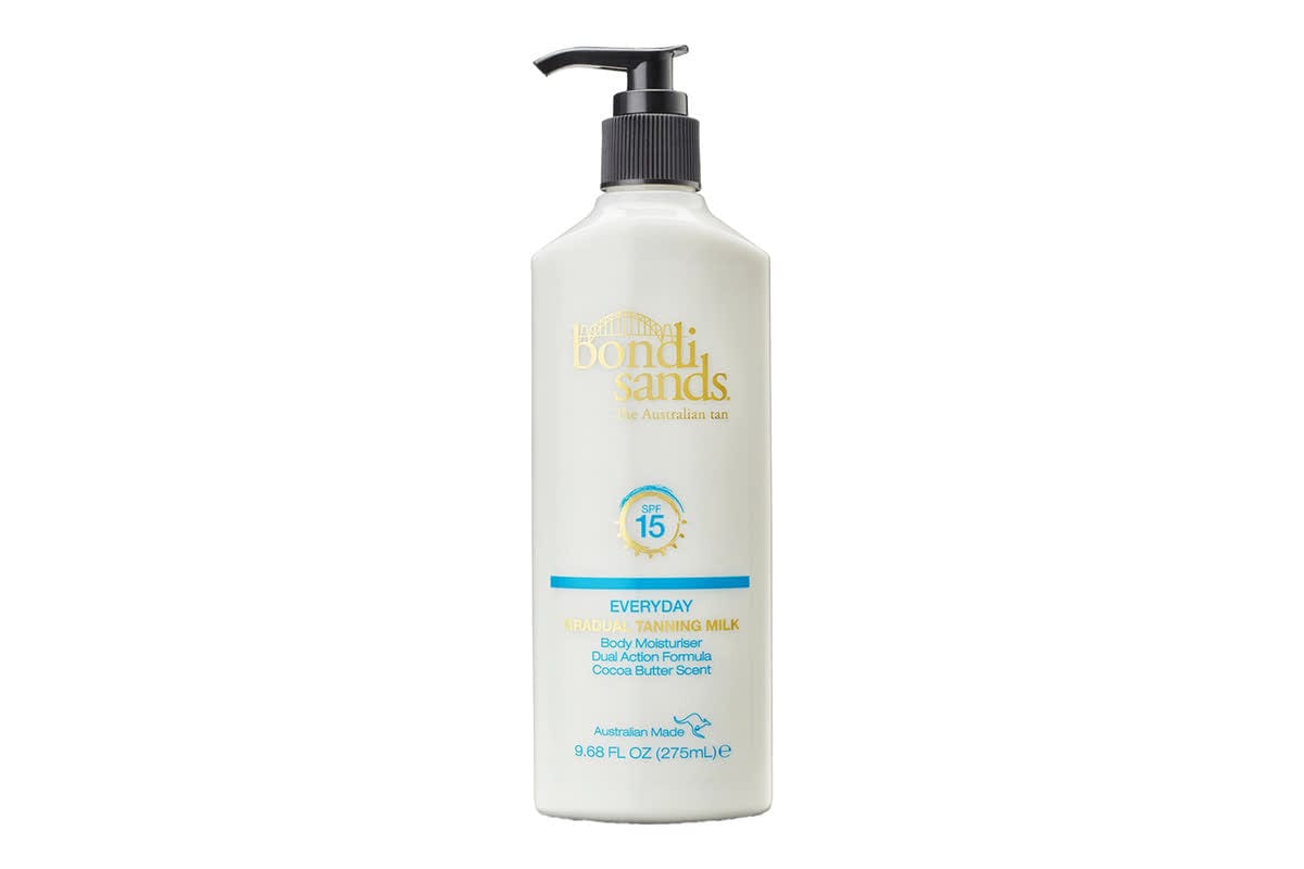 Bondi Sands SPF15 Everyday Gradual Tanning Milk 275ml - Natural Sunless Tan Lotion for Face & Body - Daily Moisturizer with Coconut Scent - Perfect for Beach, Vacation & Summer Glow