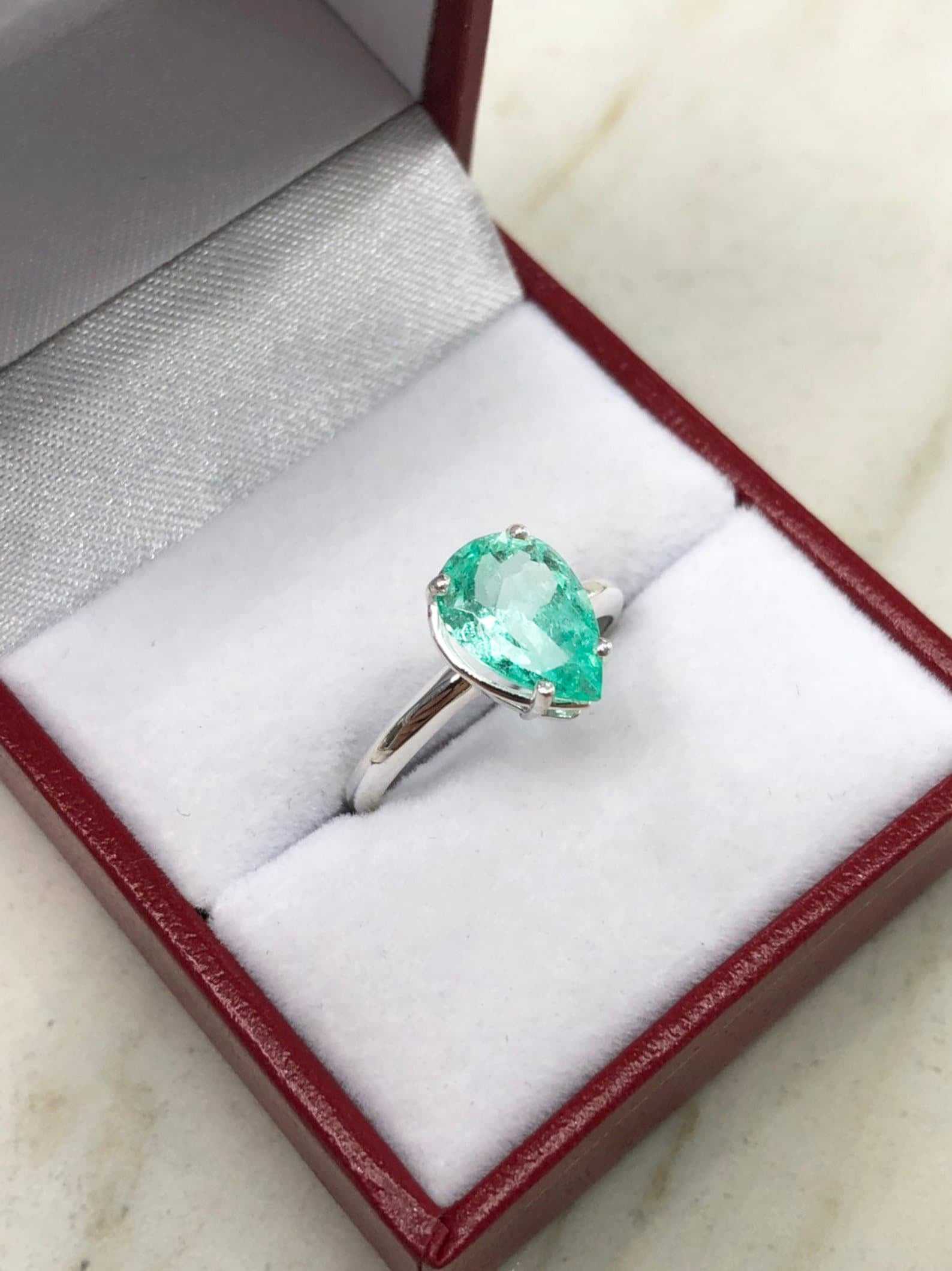 1.90 Carat Pear-Shaped Emerald Solitaire Ring in 925 Sterling Silver - Elegant Jewelry for Weddings, Anniversaries & Special Occasions
