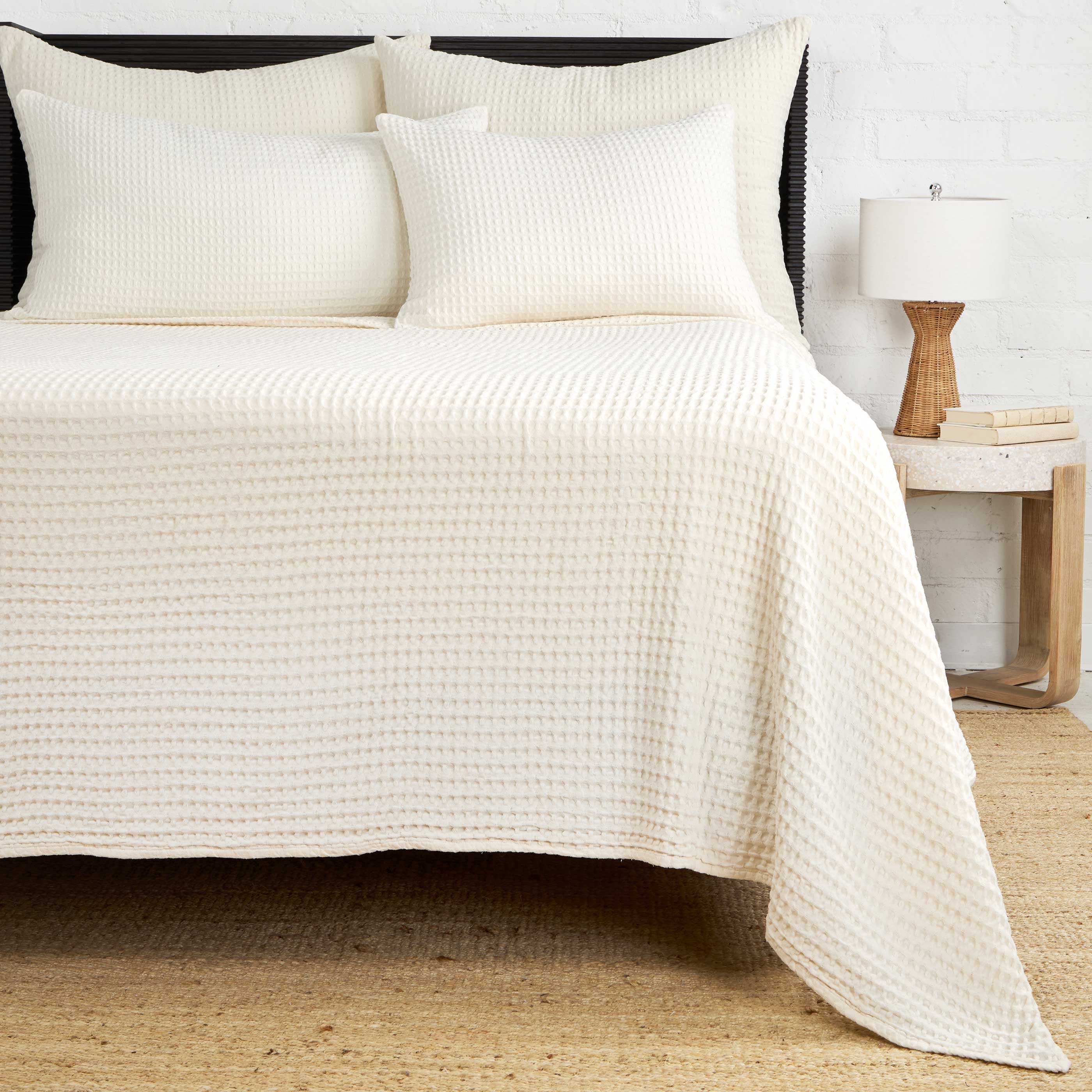Premium Zuma Blanket Collection - Ultra Soft & Cozy Throw Blankets for Bed, Couch & Travel - Perfect for Home Decor, Gifts & Cold Weather Comfort