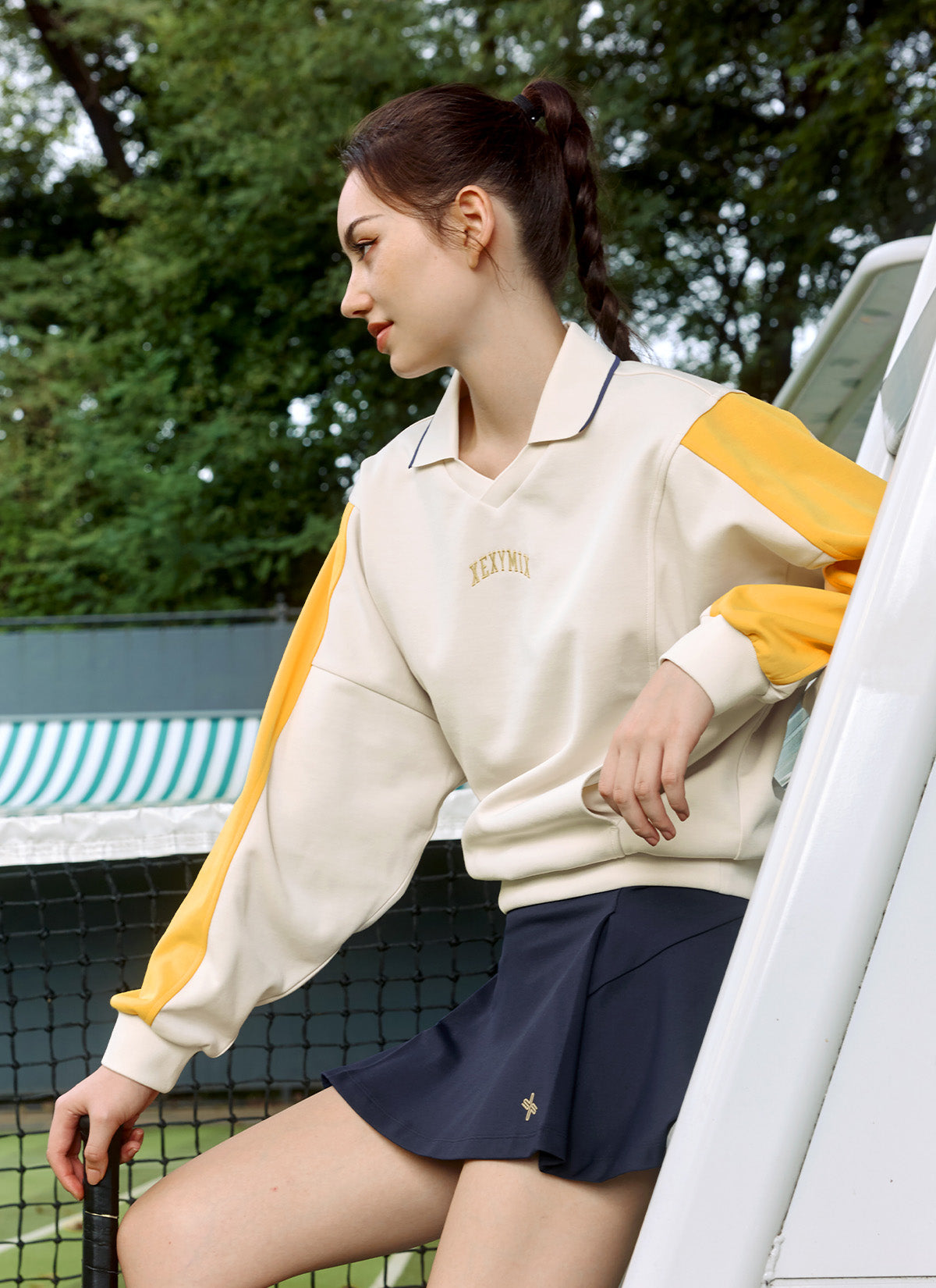Stylish Color Block Collar Sweatshirt for Women | Trendy Pullover with Contrast Collar | Perfect for Casual Outfits, Layering & Streetwear Fashion