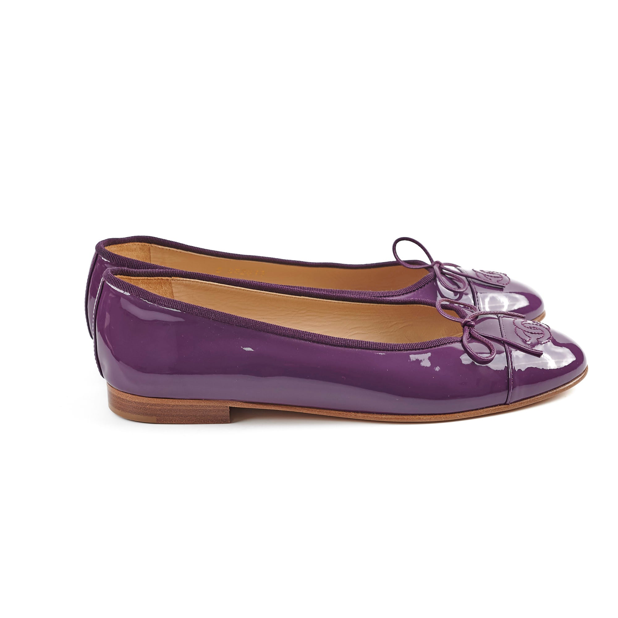 Chanel Purple Patent Leather Bow Ballet Flats Size 40C - Elegant Women's Dress Shoes for Parties, Weddings & Formal Occasions