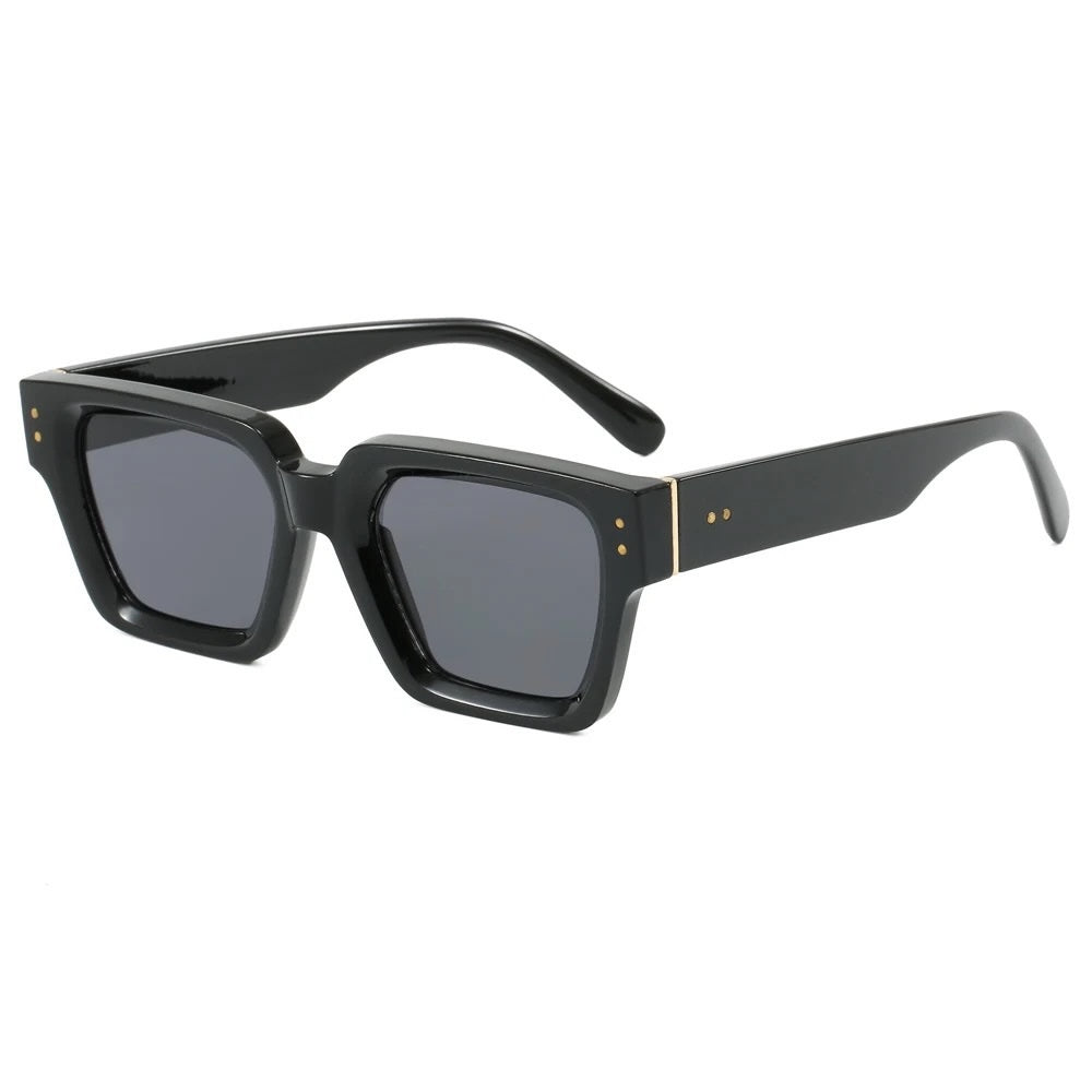 Black/Black Lens