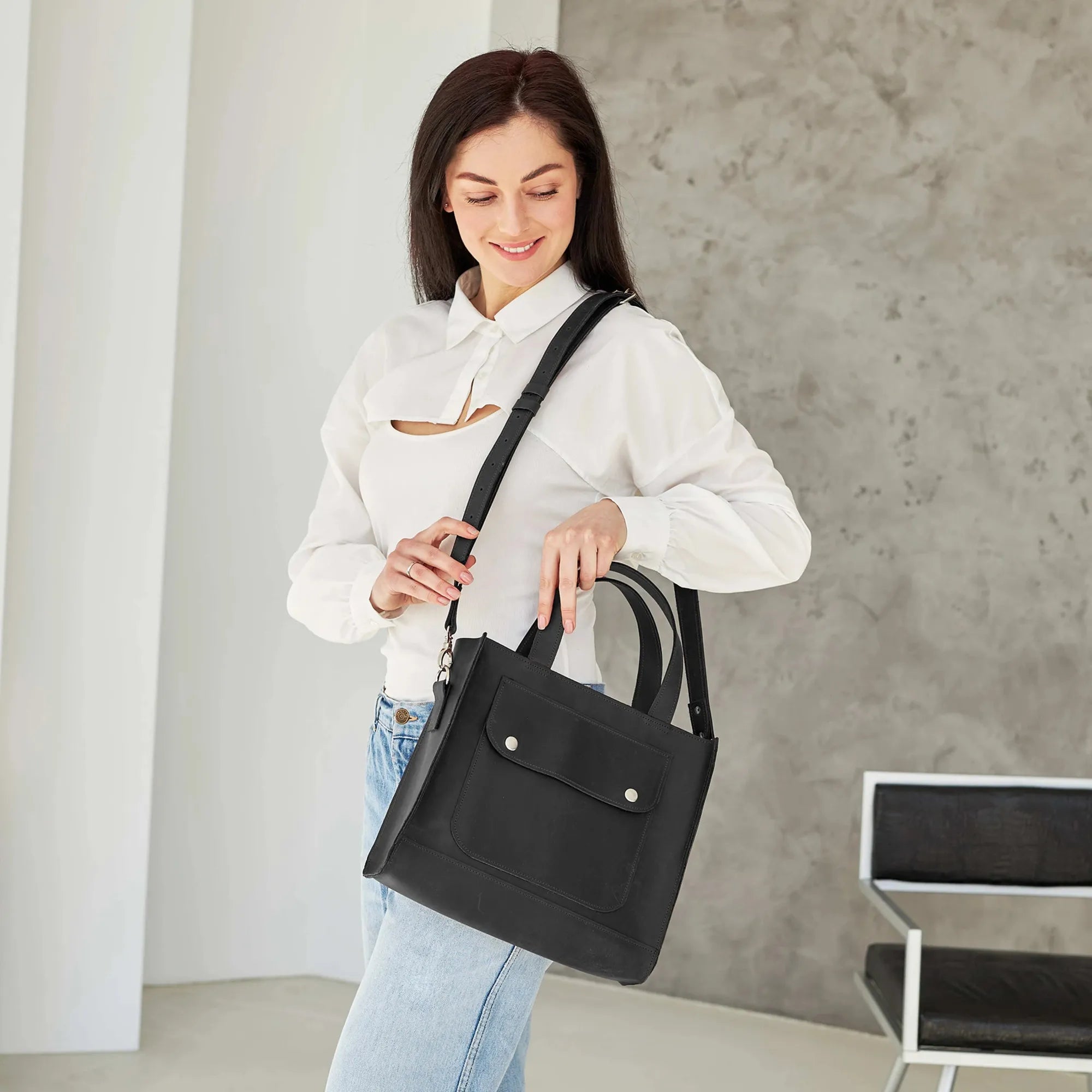 Premium Genuine Leather Messenger Bag for Women - Stylish & Durable Crossbody Shoulder Bag for Work, Travel & Everyday Use
