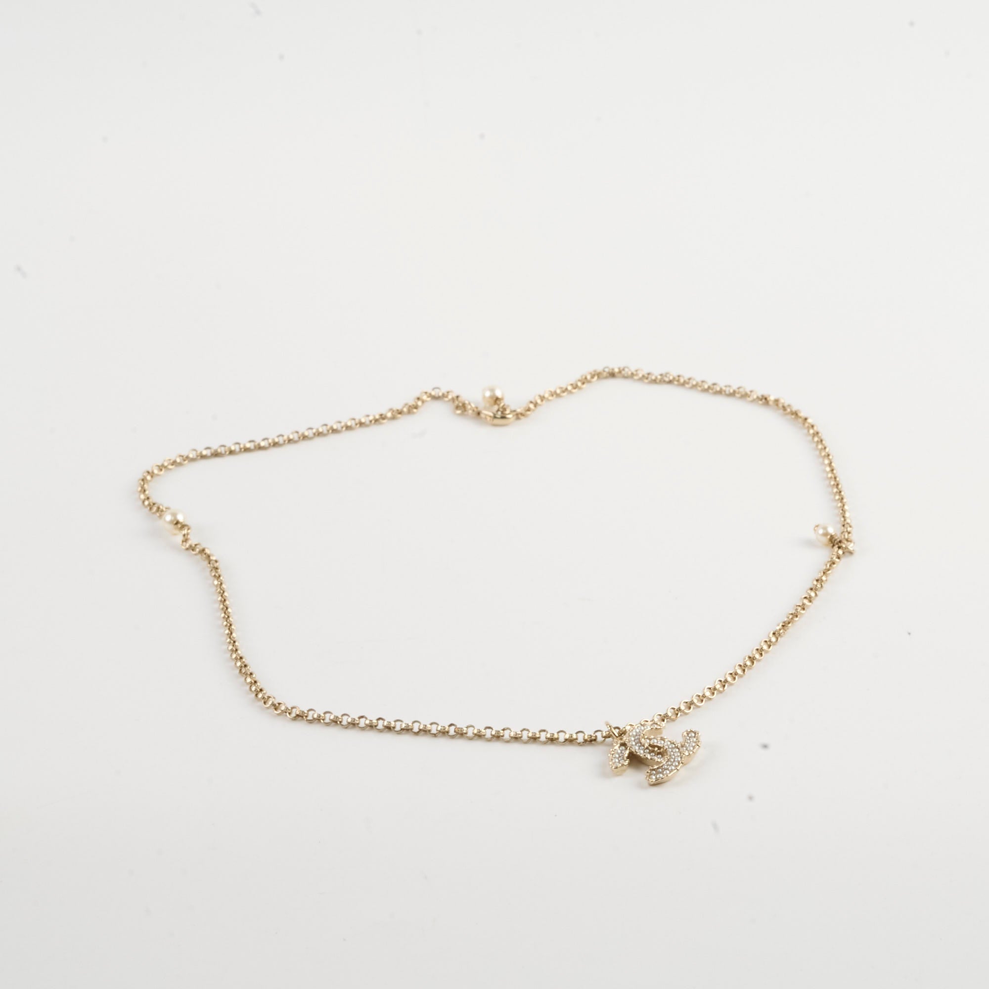 Chanel CC Logo Pearl Necklace - Luxury Fashion Jewelry for Women, Perfect for Parties, Weddings & Special Occasions
