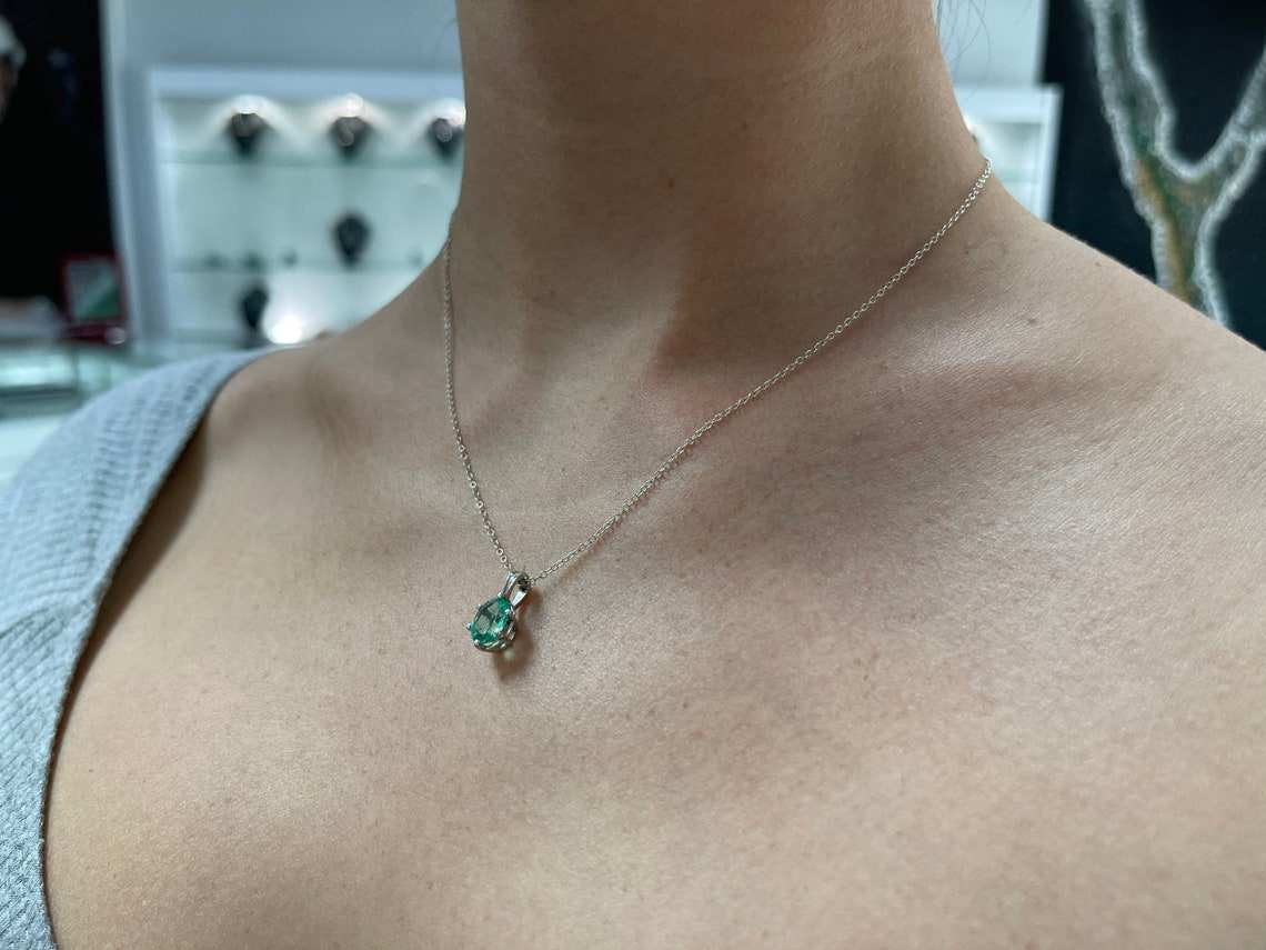 1.88 Carat Oval Cut Bright Green Colombian Emerald Pendant in 14K Gold with 6-Prong Setting - Elegant Jewelry Gift for Women, Perfect for Weddings, Anniversaries & Special Occasions