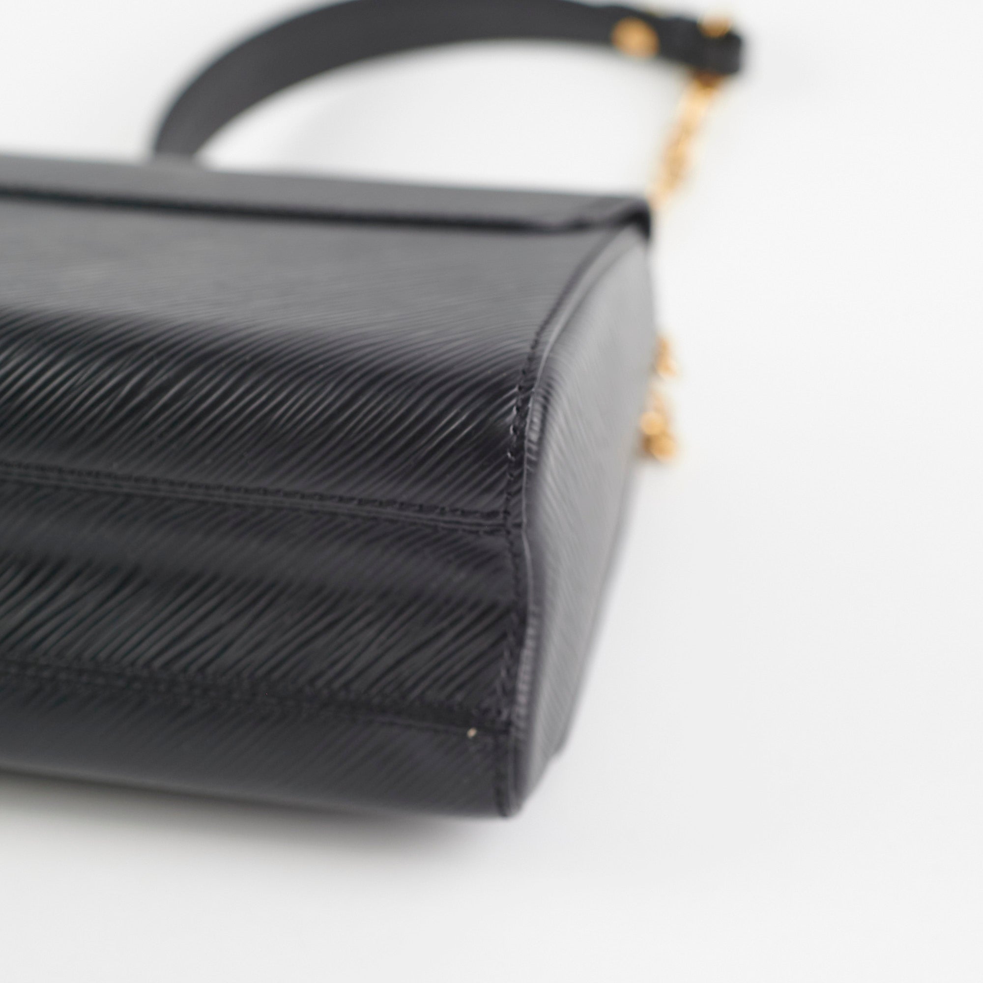 Louis Vuitton Twist MM Black Leather Handbag - 18/7 Luxury Designer Crossbody Bag for Women, Perfect for Work, Travel & Evening Events