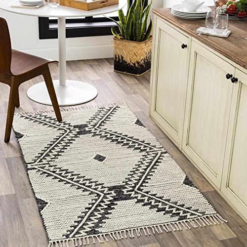 Mark&Day 5x7 Maryport Global Black Area Rug - Soft Black Beige Carpet for Living Room, Bedroom, Kitchen - Non-Slip Floor Mat (5' x 7'6