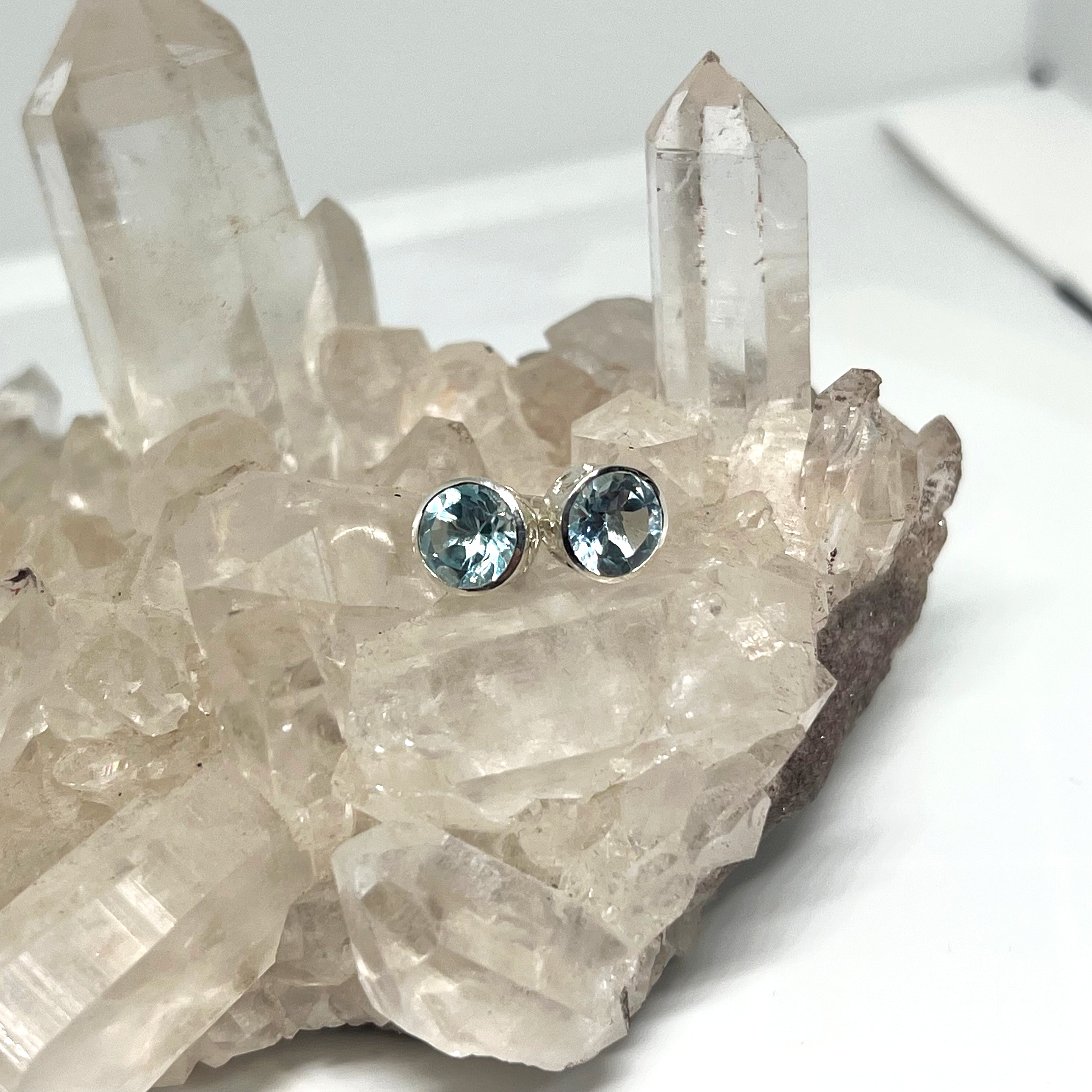 7mm Round Faceted Gemstone Stud Earrings - Decorative Bezel Set for Women, Hypoallergenic Jewelry - Perfect for Daily Wear, Parties & Special Occasions