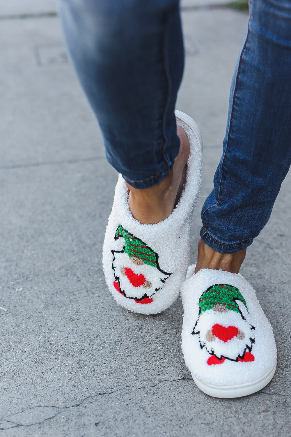 Christmas Elf Heart Print Fleece Slippers - Cozy Holiday House Shoes for Women & Men | Perfect for Winter Home, Gift Giving & Christmas Party Outfits