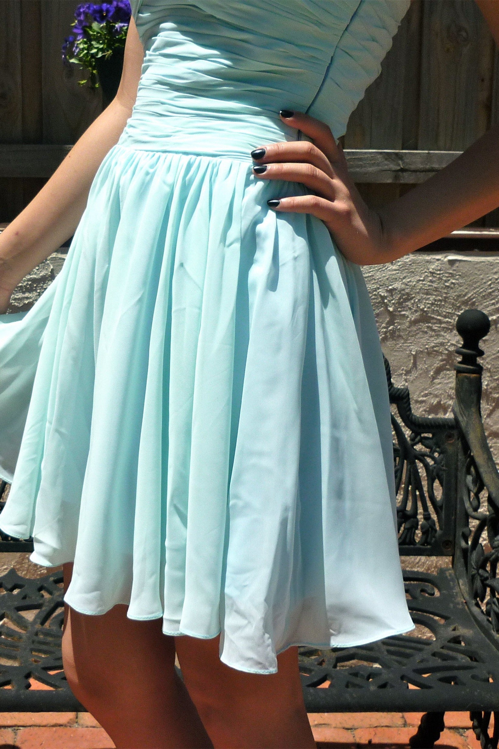 Elegant A-Line Sweetheart Neckline Knee-Length Backless Chiffon Prom Dress for Homecoming, Party, and Special Occasions