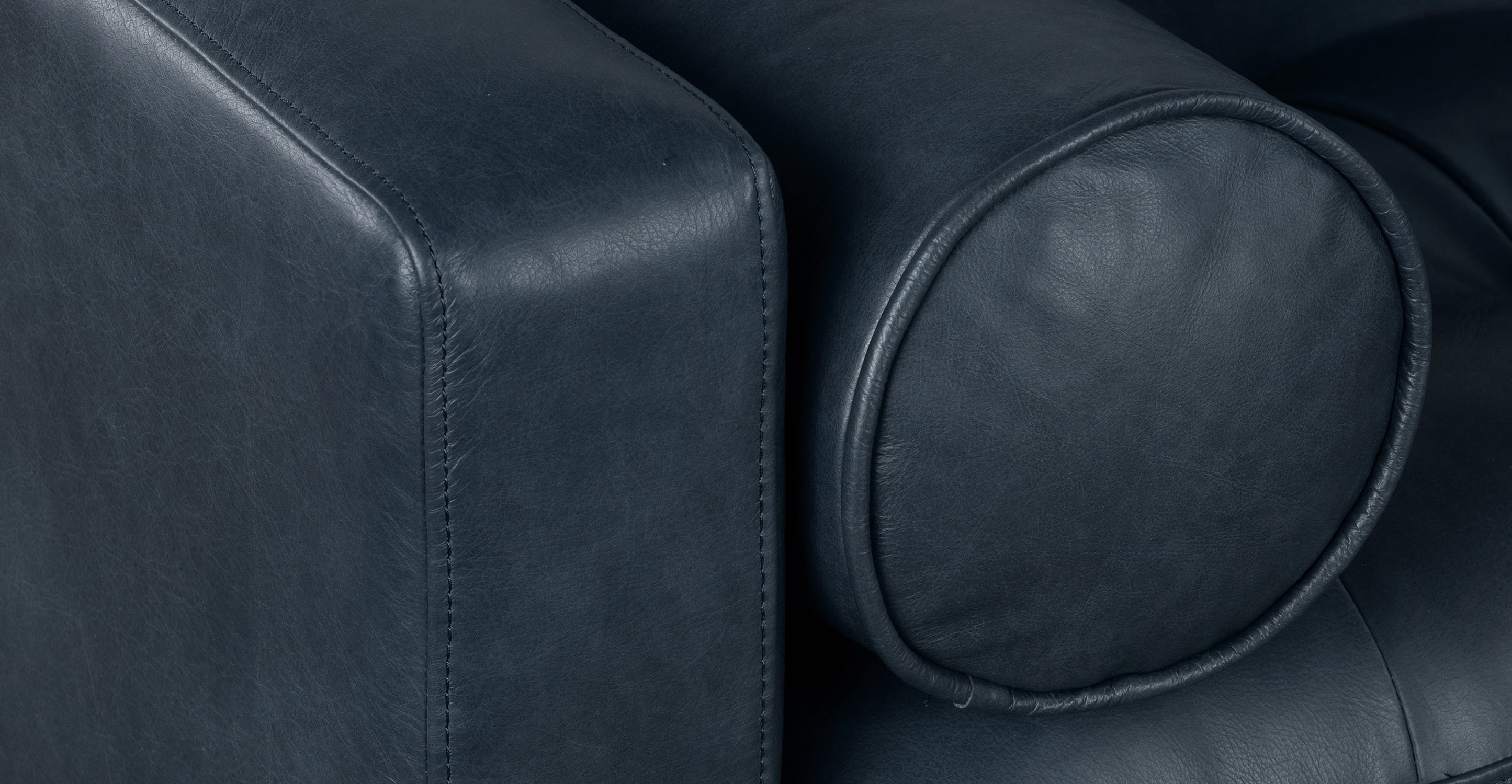 Napa Right Facing Sectional Sofa - Modern L-Shaped Couch for Living Room, Family Room & Home Theater | Comfortable Upholstered Furniture with Premium Fabric