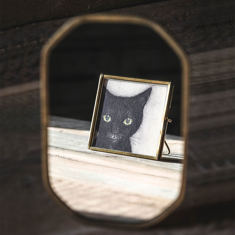 Elegant Tiny Brass Picture Frame - 3x5 Inch Mini Photo Display for Home Decor, Desk, or Gift - Perfect for Wedding, Family, and Travel Memories