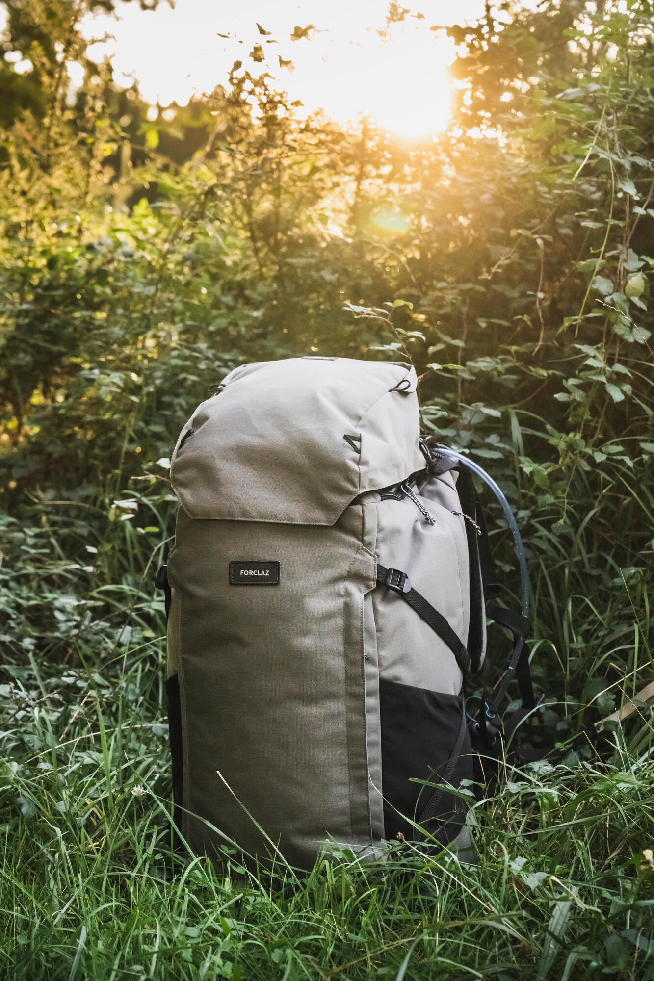Forclaz Men's Travel 900 70+6L Hiking Backpack - Lightweight Waterproof Camping Backpack for Outdoor Adventures & Travel