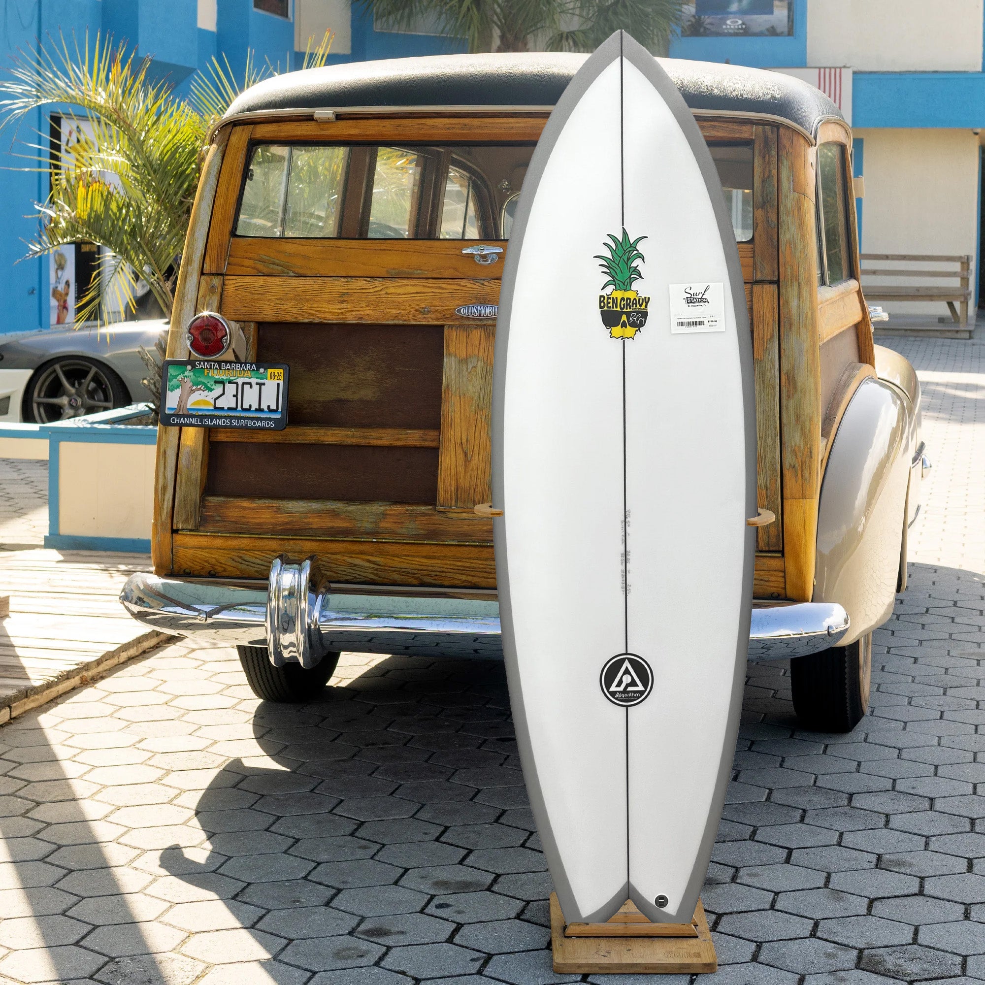 Algorithm Ben Gravy Barrel Cuda 5'6 Surfboard with Futures Fins - Perfect for Small Waves & Beach Break Surfing