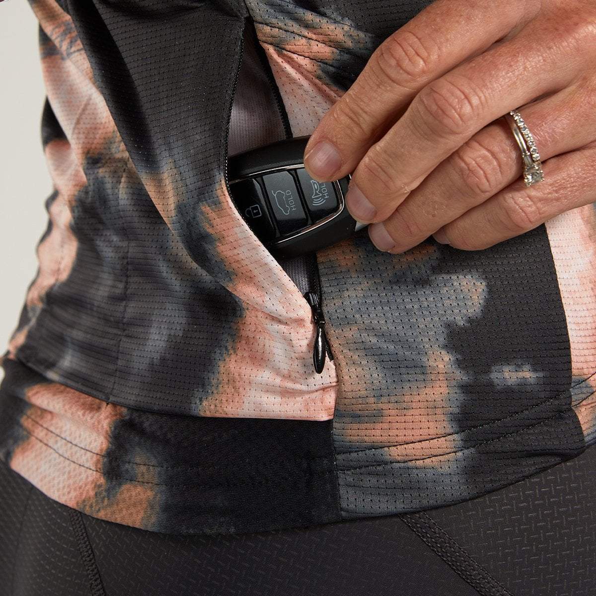 Women's Cycling Jersey - Recon Series - Moisture-Wicking & Breathable Bike Shirt for Road & Mountain Biking - Bleached Color - Perfect for Outdoor Training & Group Rides