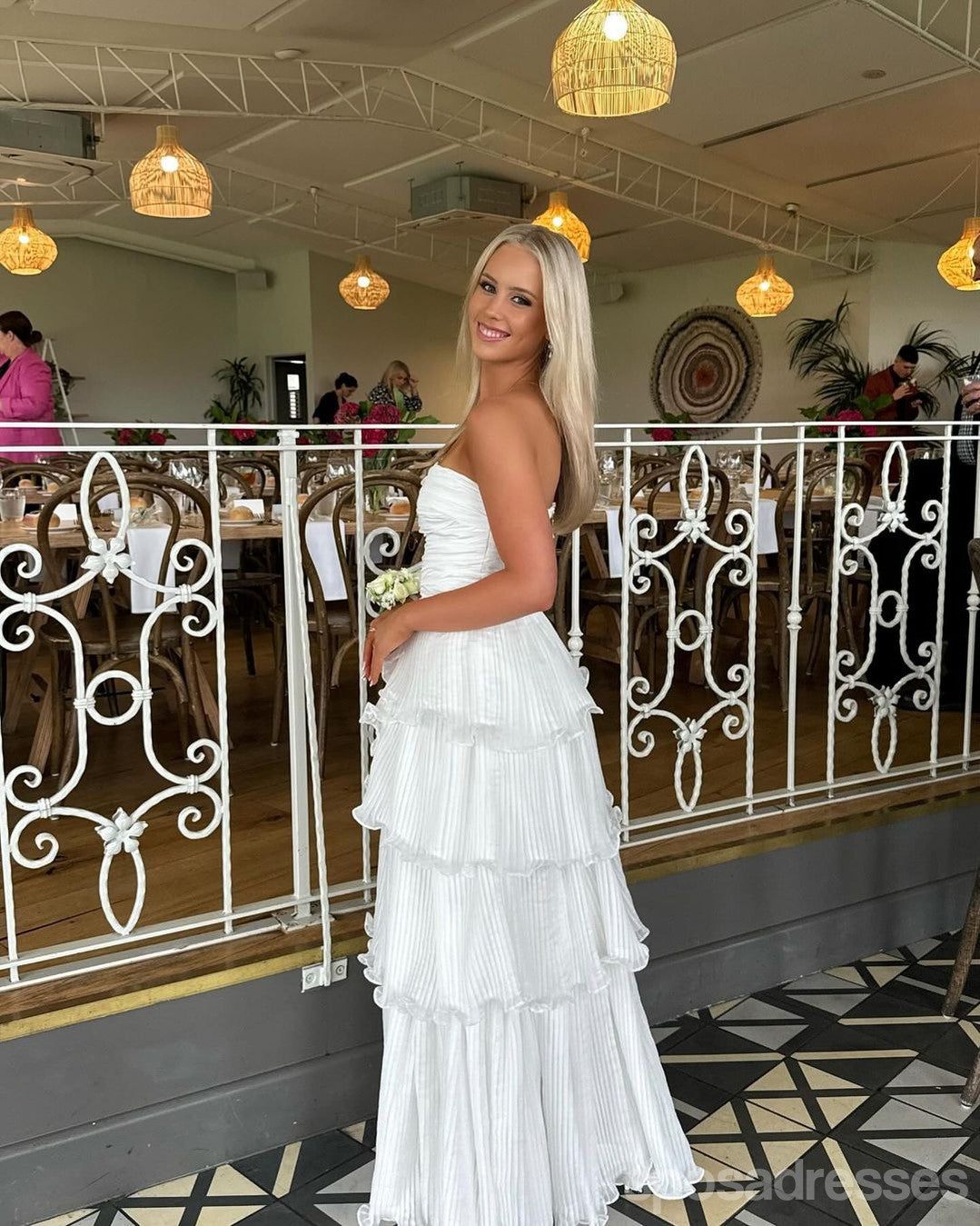Elegant White A-Line Maxi Long Party Prom Dresses for Women - Formal Evening Gowns with Flowy Skirt - Perfect for Prom, Homecoming, Weddings & Special Occasions