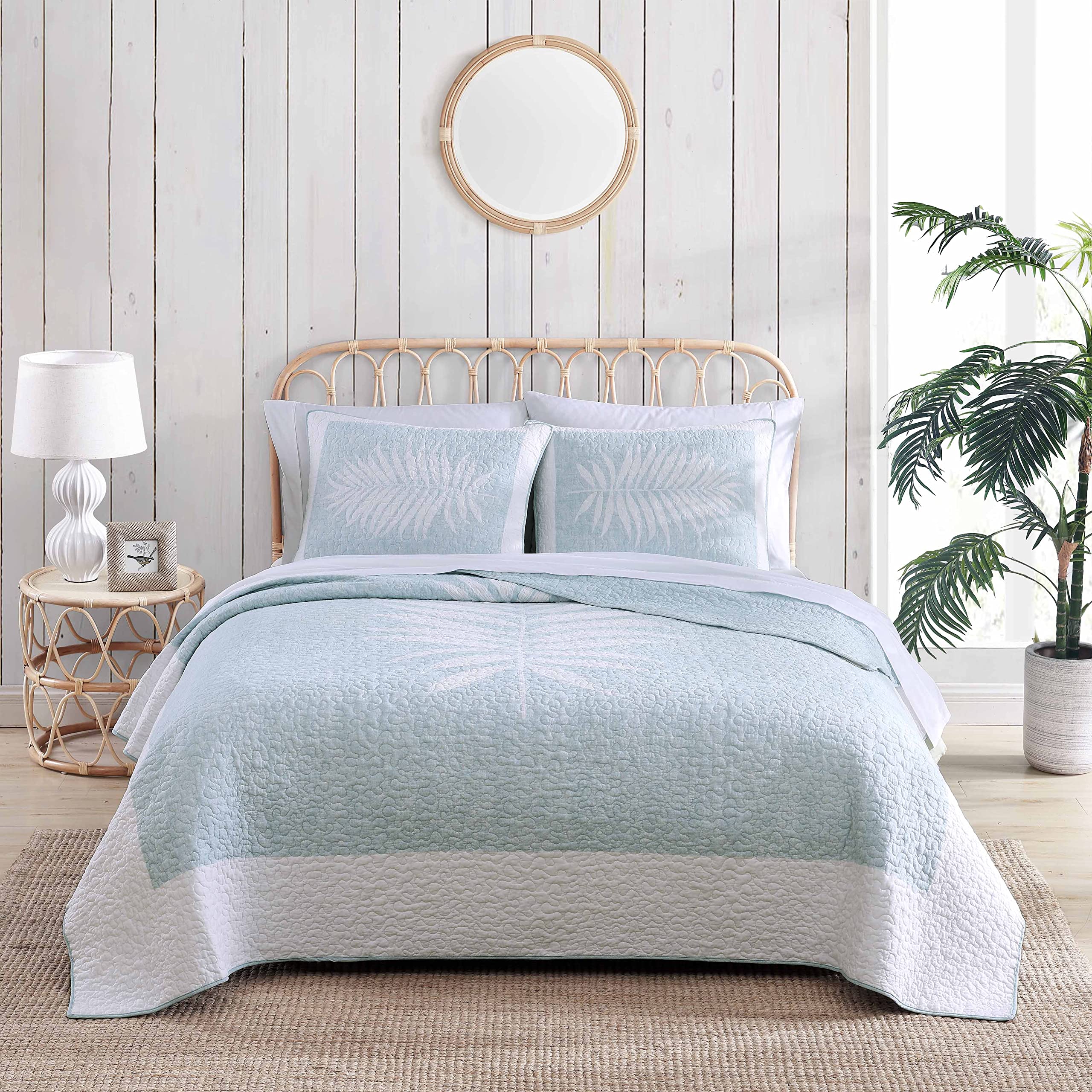Tommy Bahama Queen Size Reversible Cotton Quilt - Coastal Inspired Blue Fronds Design, Breathable Bedding for Summer & All Seasons | Perfect for Beach House, Guest Room & Master Bedroom Decor