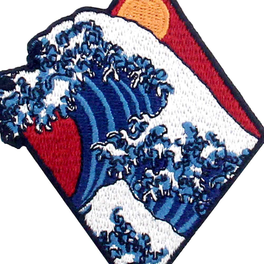 Tsunami Wave Embroidered Patch - Iron On & Sew On Applique Badge for Jackets, Bags & Hats - Durable Emblem for DIY Crafts & Costume Design