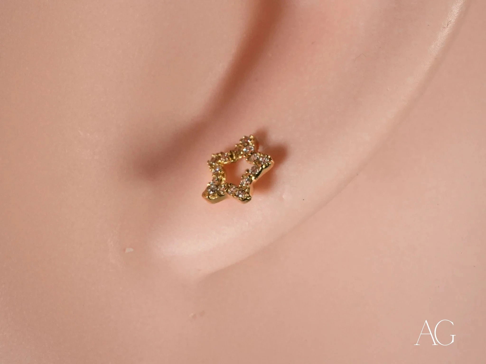 18K Gold Star Celestial Sparkle CZ Stud Earrings with Screw Backs - Perfect for Evening Parties, Weddings & Special Occasions