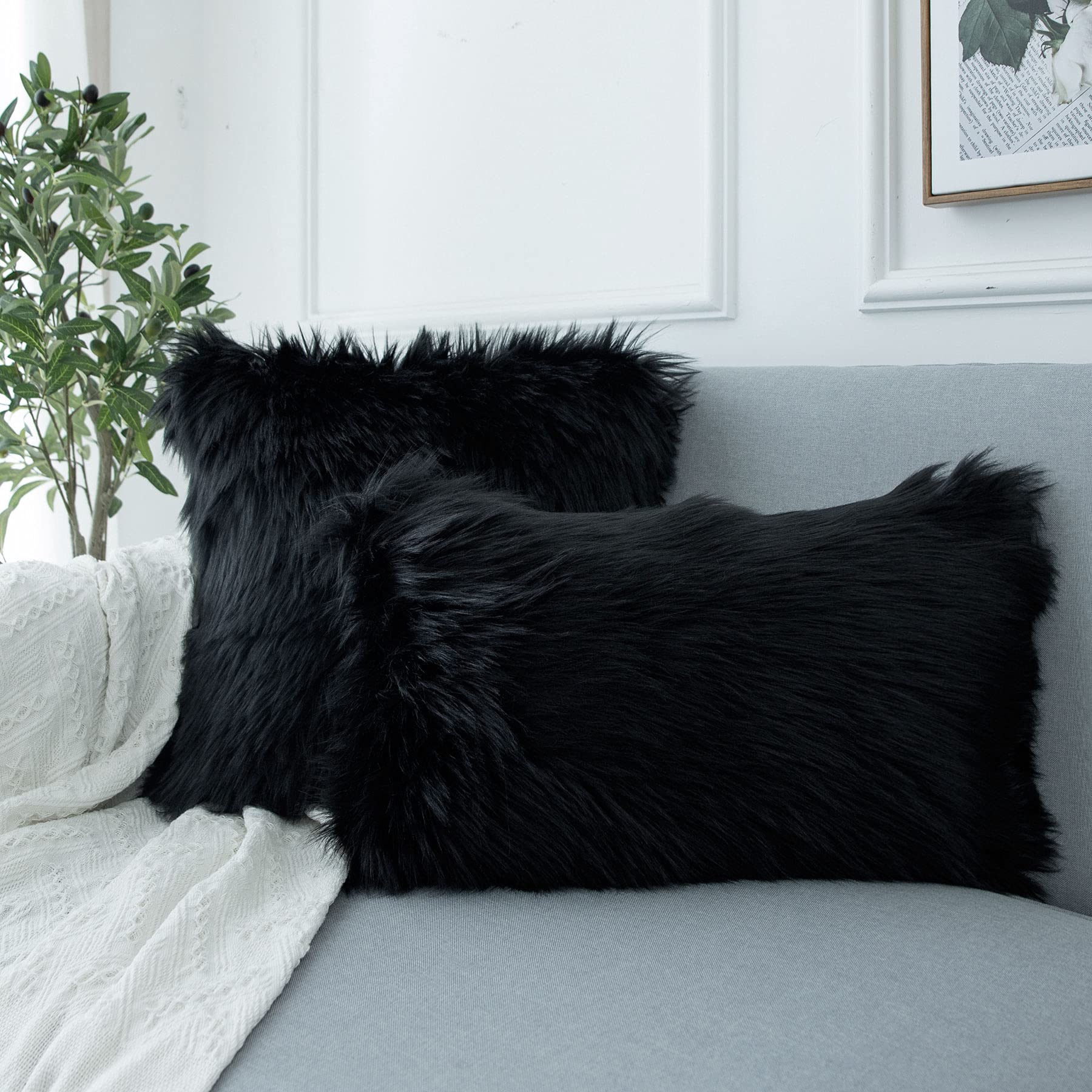 LIGICKY Luxury Soft Faux Fur Throw Pillow Cover 20x20 Inches - Decorative Square Plush Cushion Case for Sofa, Couch & Bed - Black - Perfect for Living Room, Bedroom & Home Decor
