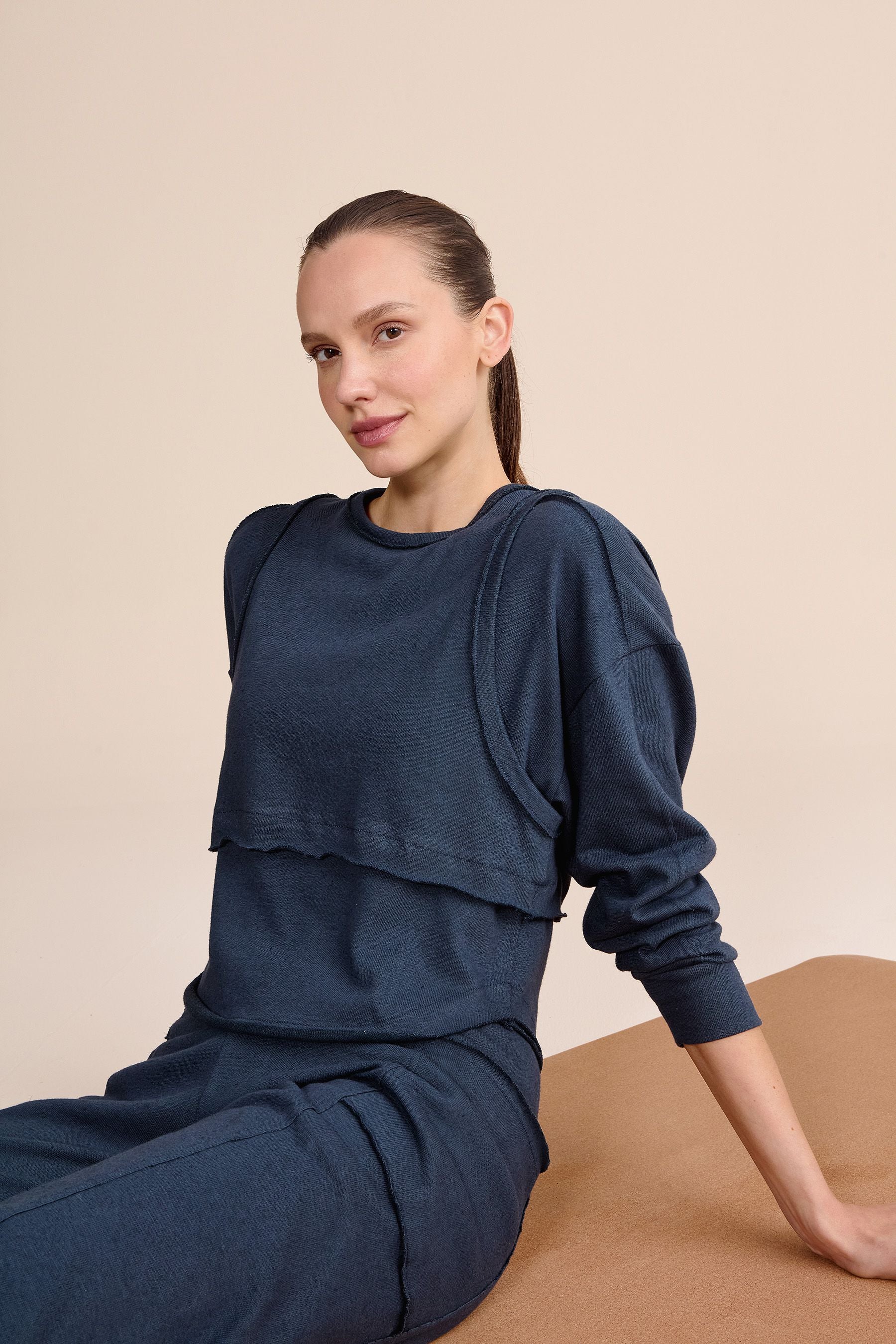 Cozy Slow Sweatshirt & Tank Top Set for Women - Soft Casual Loungewear for Relaxing at Home or Running Errands
