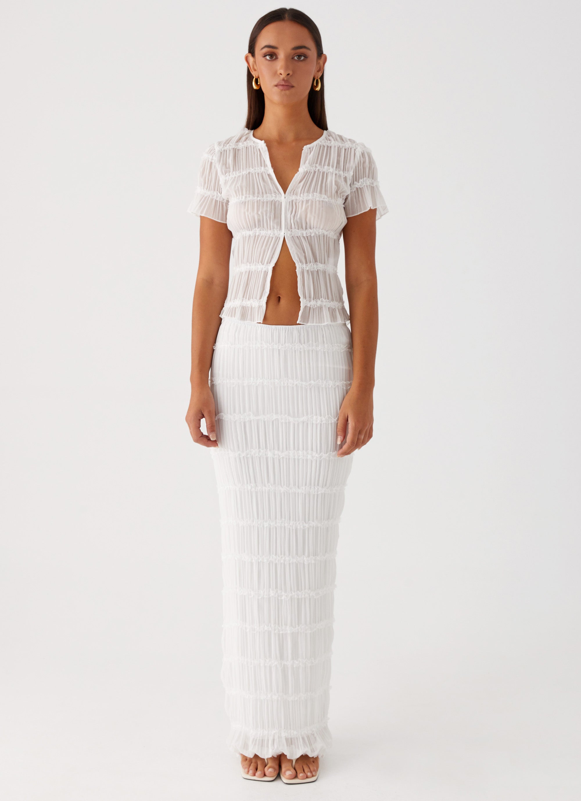 Daydreaming Top - White Women's Fashion Blouse for Casual Wear, Office & Date Night Outfits