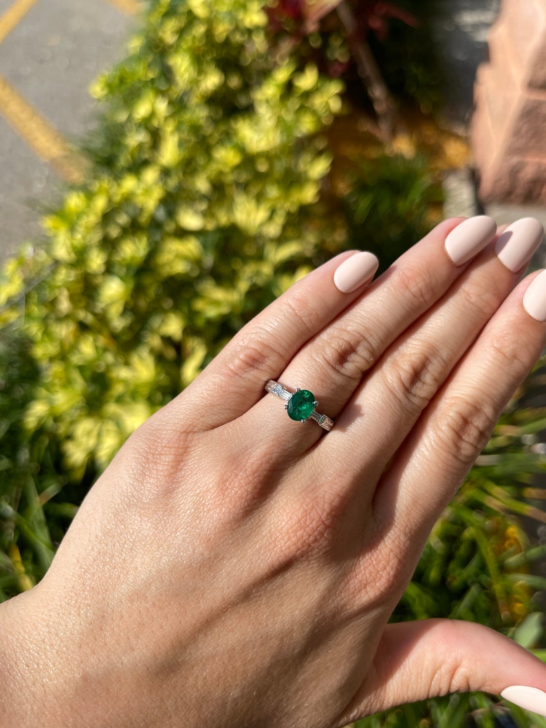 1.17tcw 14K Gold Natural Emerald & Diamond Ring - Oval Cut Emerald with Baguette Diamonds for Engagement, Anniversary & Special Occasions