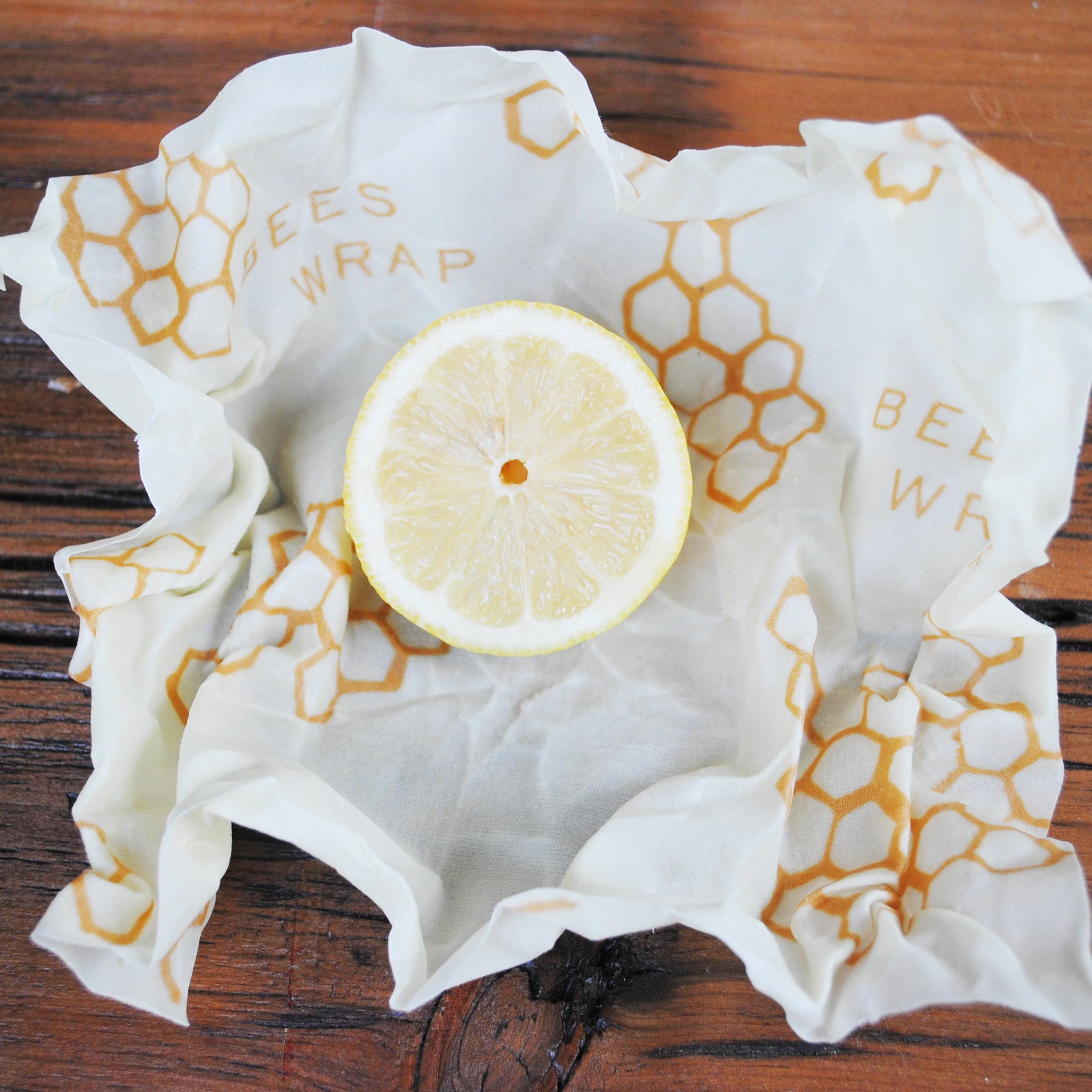 Bee's Wrap Original Print Small 1 Piece (7x8) - Eco-Friendly Reusable Food Wrap for Sandwiches, Cheese & Fresh Produce - Perfect for School Lunches & Picnics