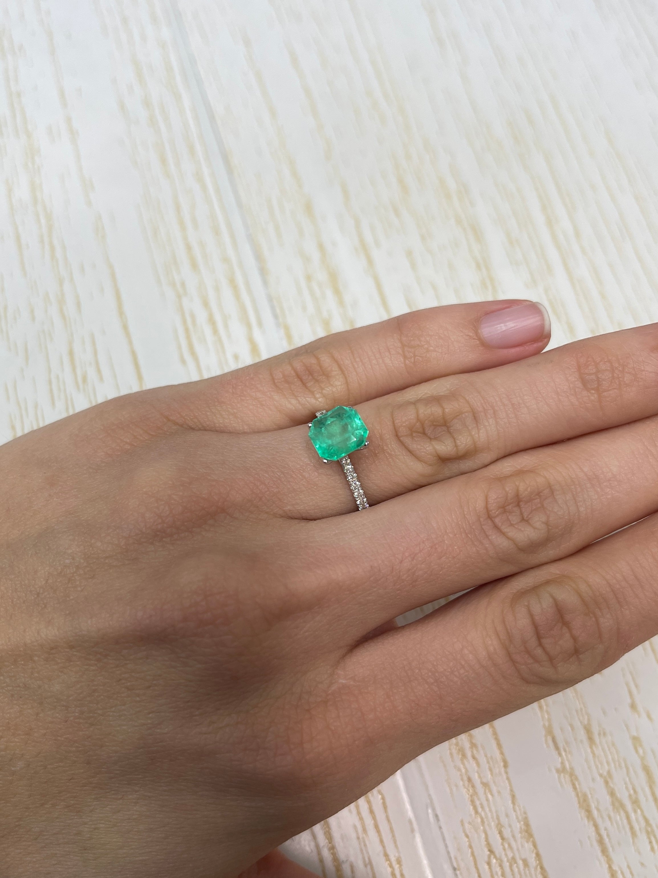 2.78 Carat 8.5x7.9mm Yellowish Green Natural Loose Colombian Emerald Gemstone - Asscher Cut for Jewelry Making, Engagement Rings & Collector's Display