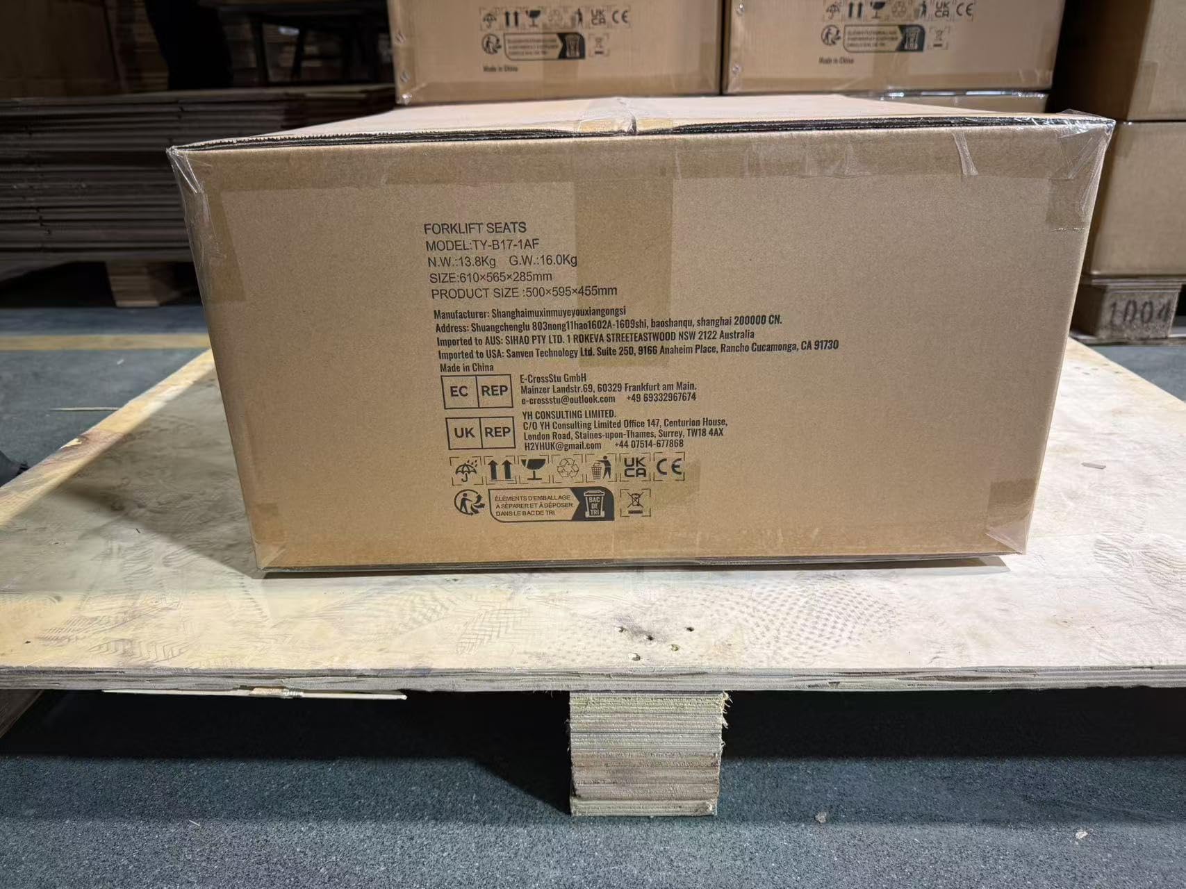 VEVOR Universal Forklift Seat - Adjustable Angle Back, Fold Down Tractor Seat with Micro Switch, Seatbelt & Armrests - Fits 6.3-13.4 inch Slot for Tractor, Loader, Excavator - Perfect for Construction, Farming & Heavy Equipment Operations