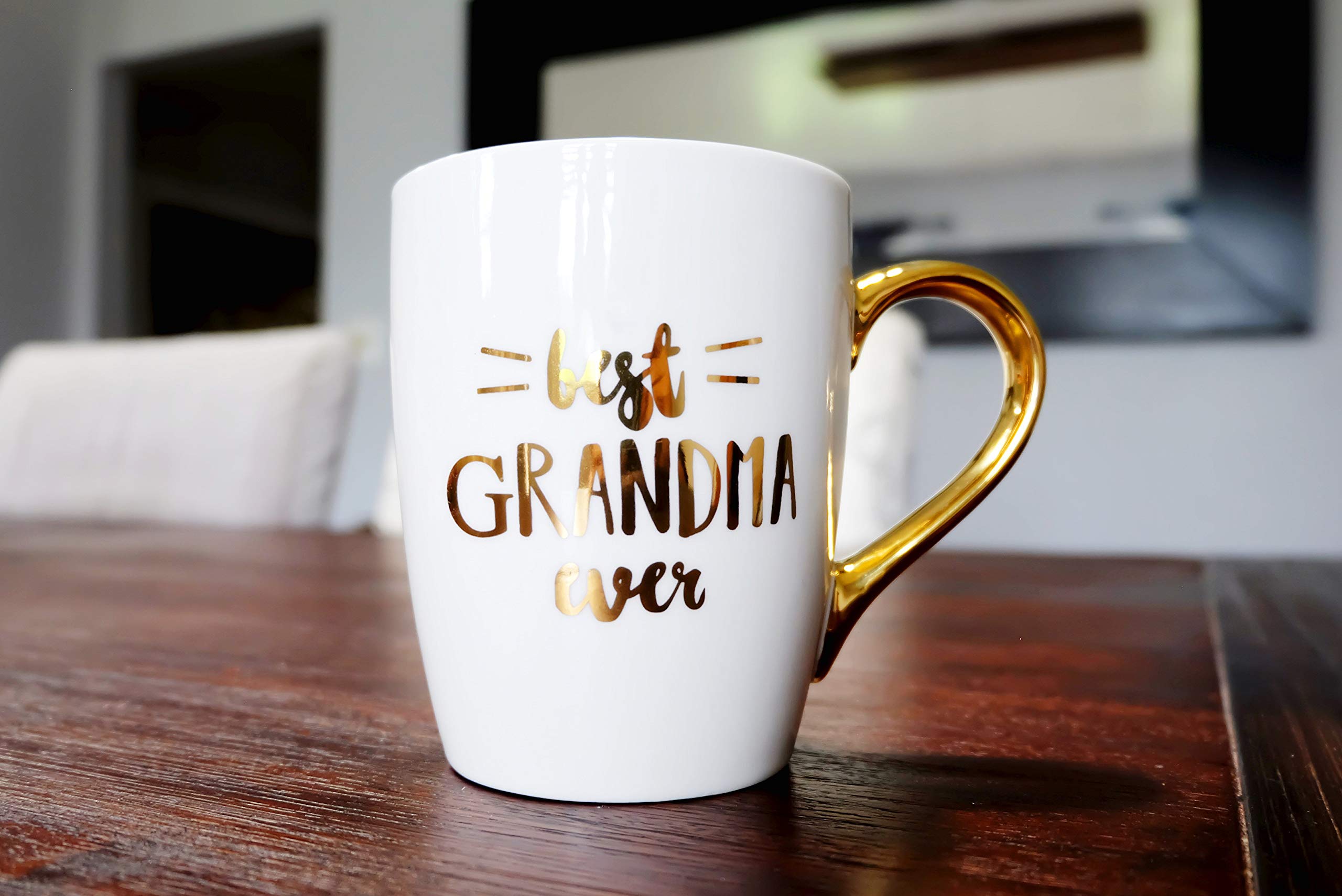 Best Grandma Ever Ceramic Coffee Mug with Gold Handle - Inspirational Gift for Mother's Day, Christmas, Birthday - Perfect for Mom, Aunt & Women - Ideal for Tea, Coffee & Hot Drinks at Home or Office