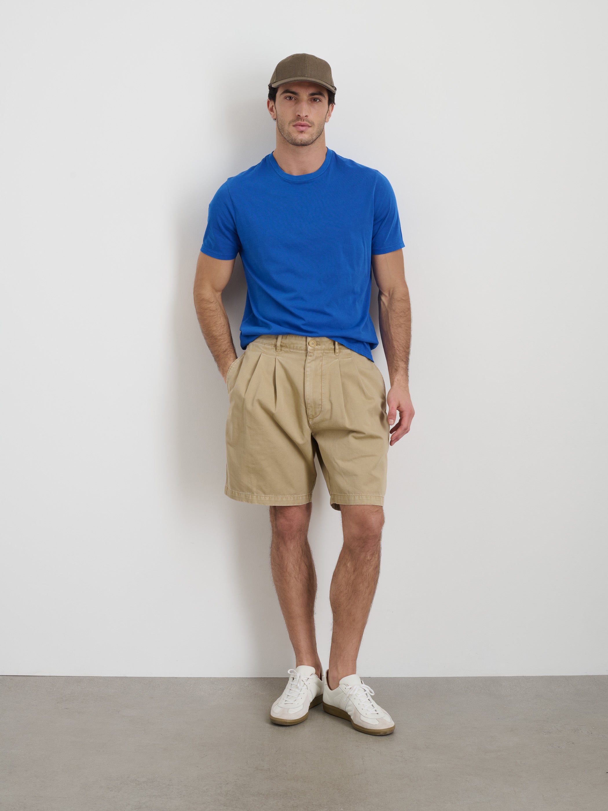 Men's Classic Pleated Chino Shorts - Comfortable & Stylish Casual Wear for Summer, Outdoor Activities & Travel
