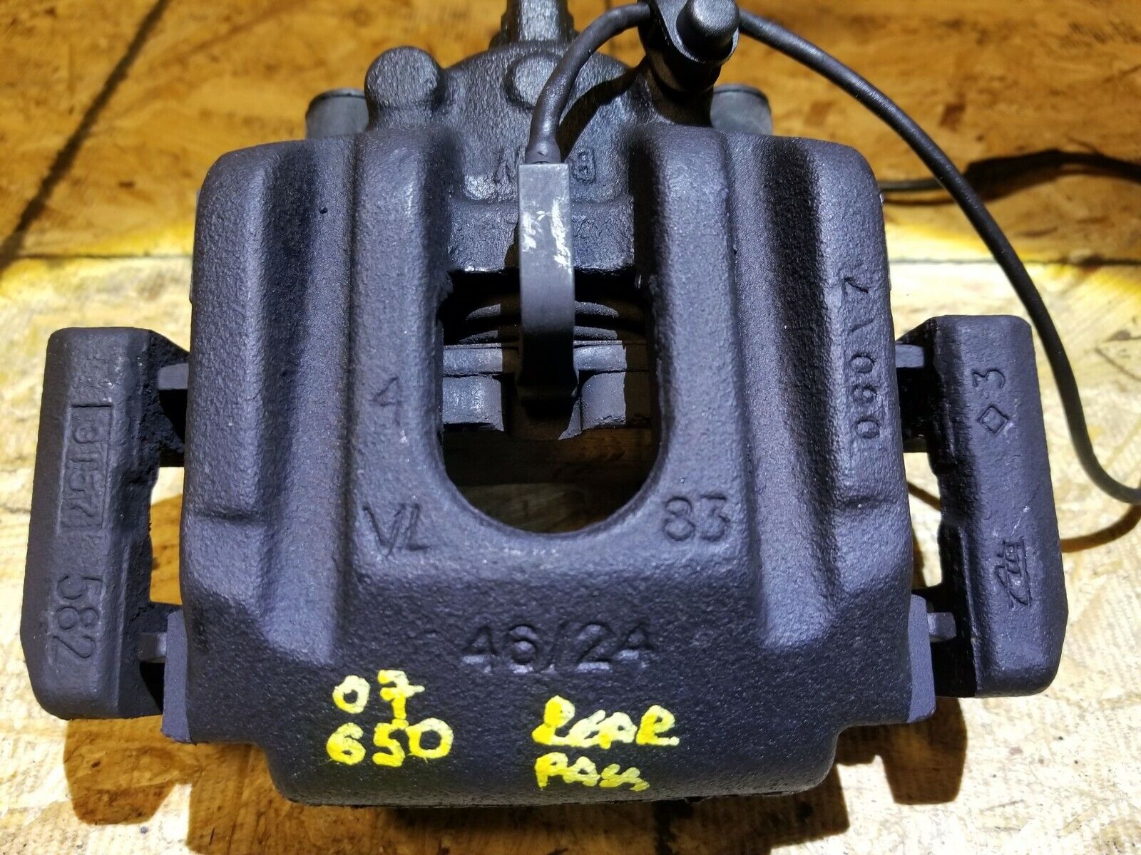 2006-2010 BMW 650i E63 Right Rear Brake Caliper OEM Replacement - Perfect for Brake System Repair & Performance Upgrade